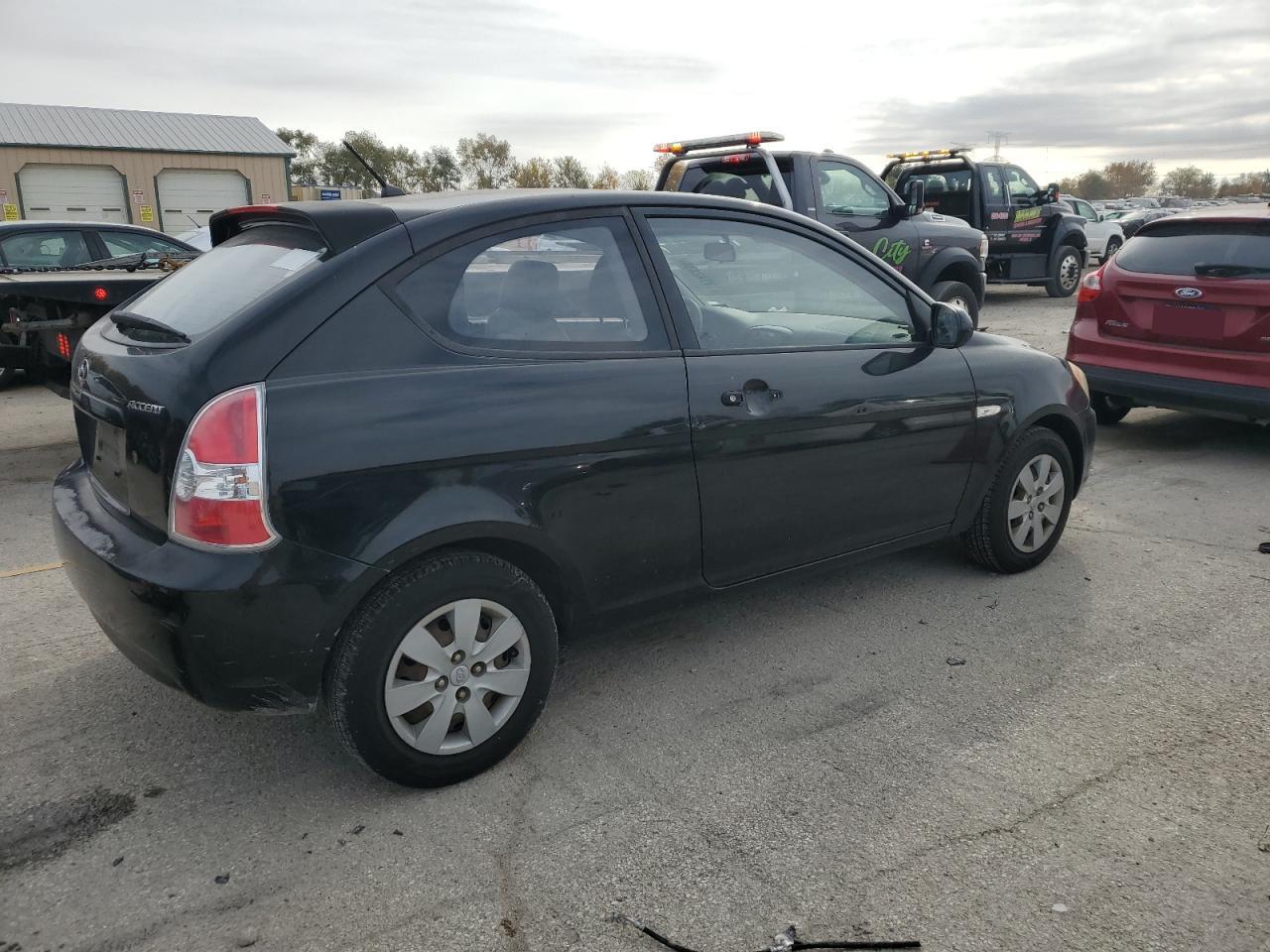 2010 Hyundai Accent - Image 3