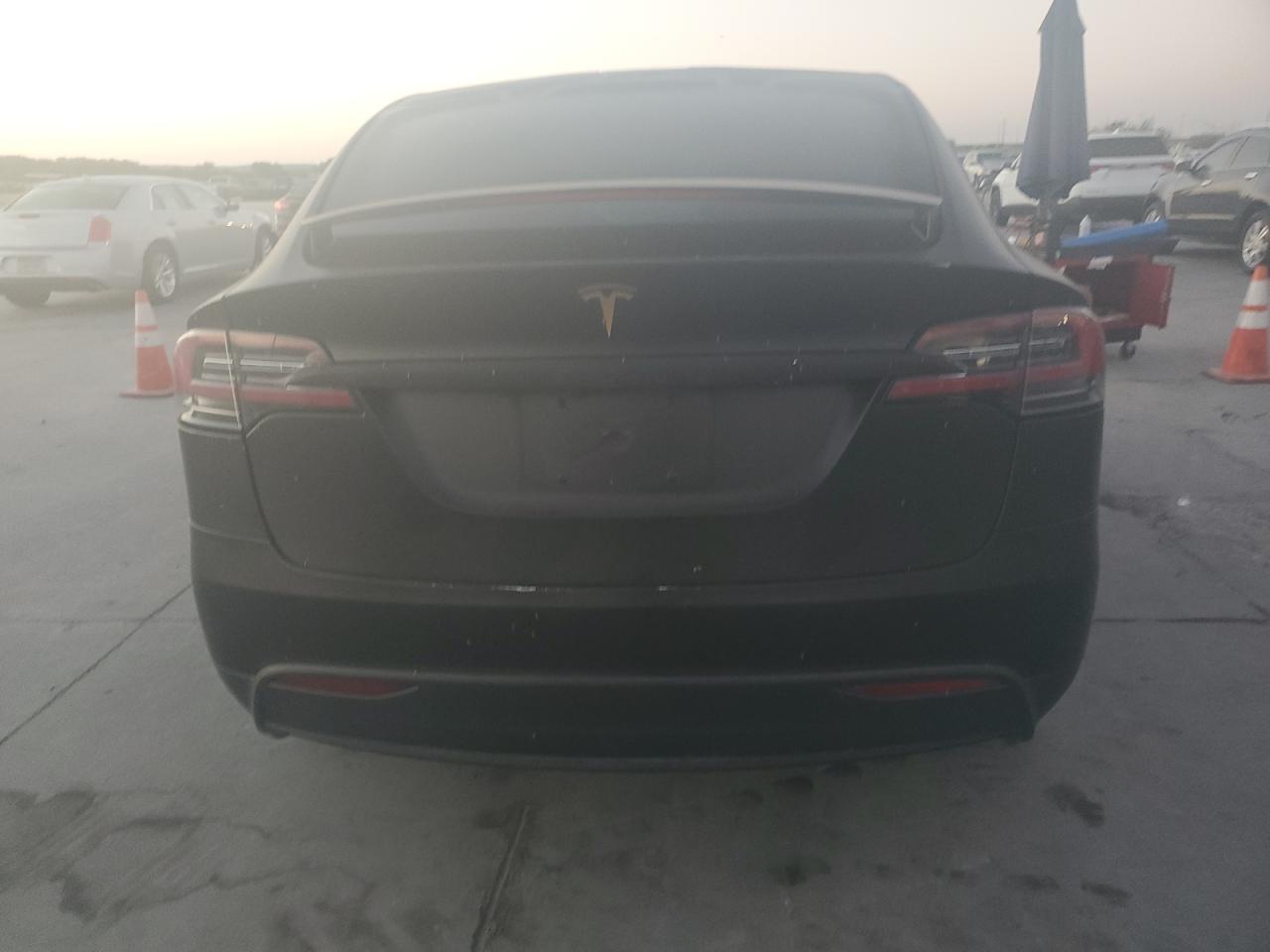 2017 Tesla Model X VIN: 5YJXCBE25HF054029 Lot: 76792454