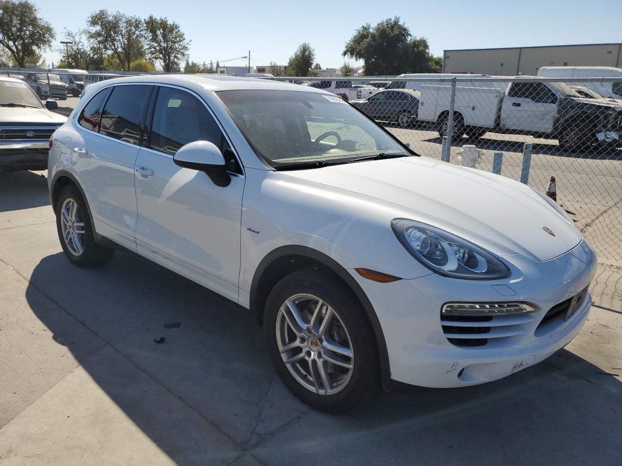 VIN WP1AF2A20DLA35767 2013 PORSCHE CAYENNE no.4