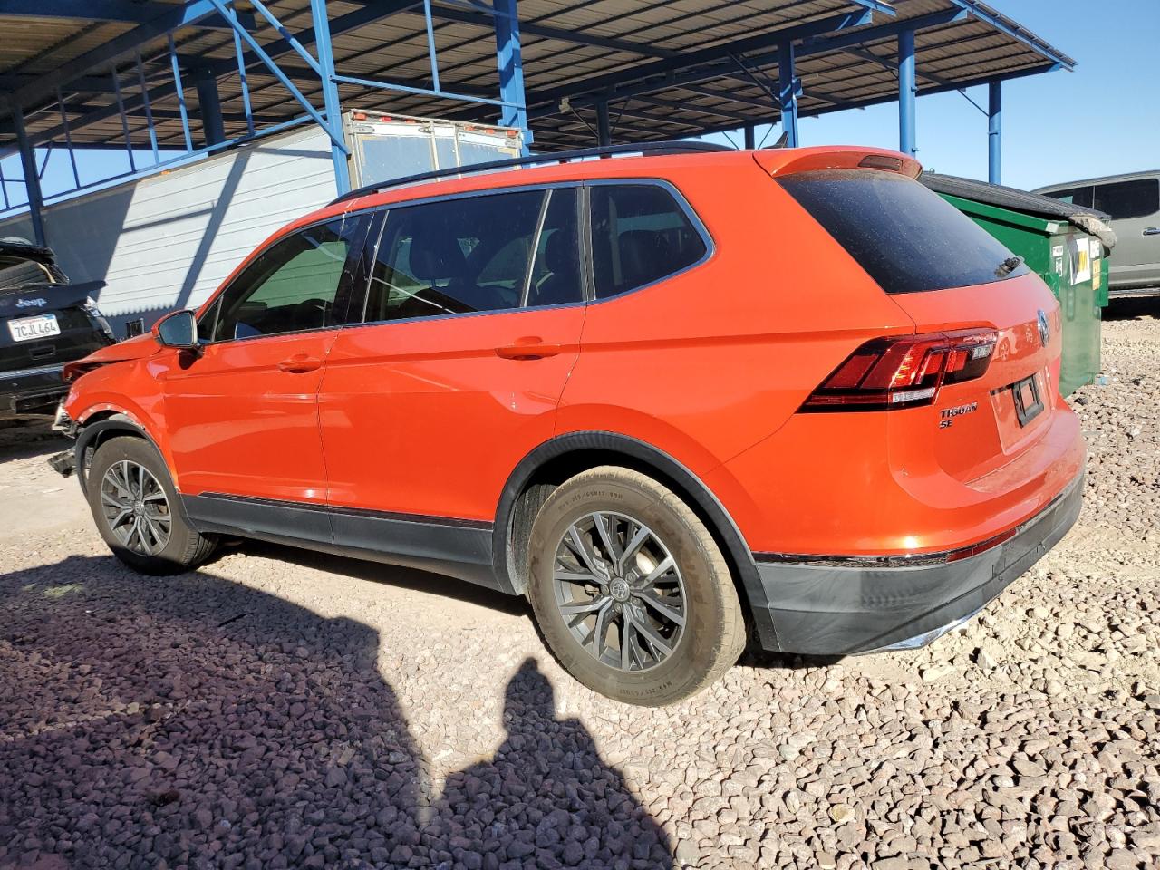 2018 Volkswagen Tiguan - Image 2