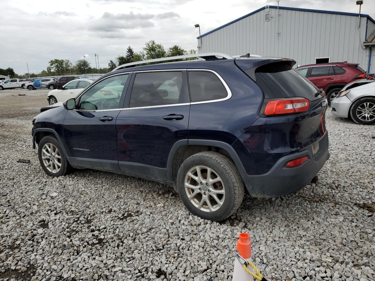 2016 Jeep Cherokee Latitude VIN: 1C4PJLCB6GW200995 Lot: 73792054