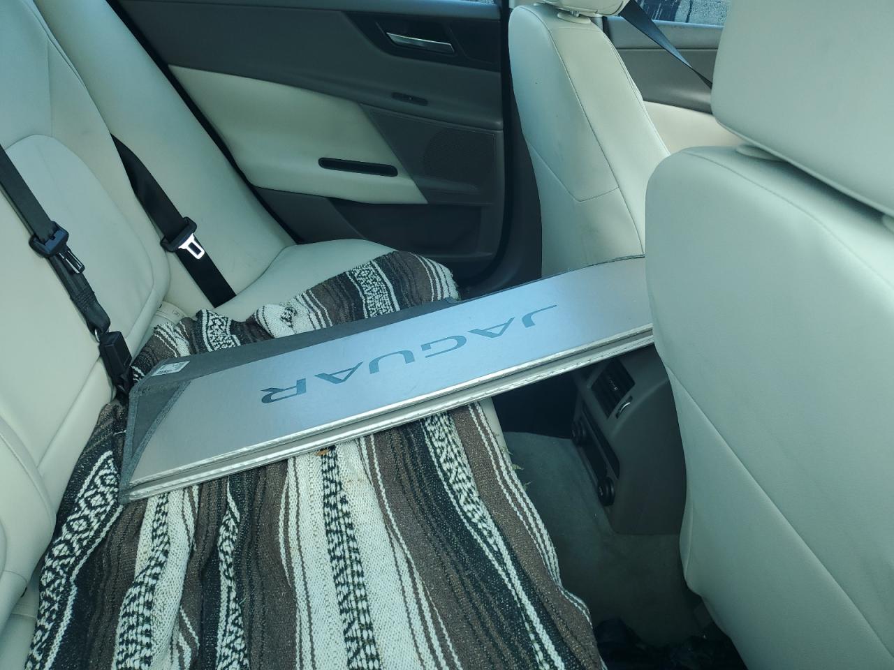2017 Jaguar XE - Image 10