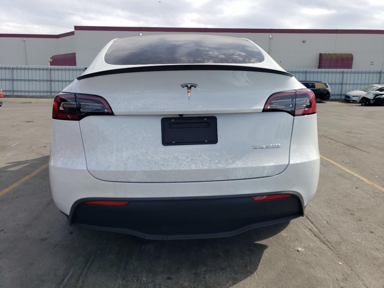 2022 Tesla Model Y VIN: 7SAYGDEF4NF545889 Lot: 75495654