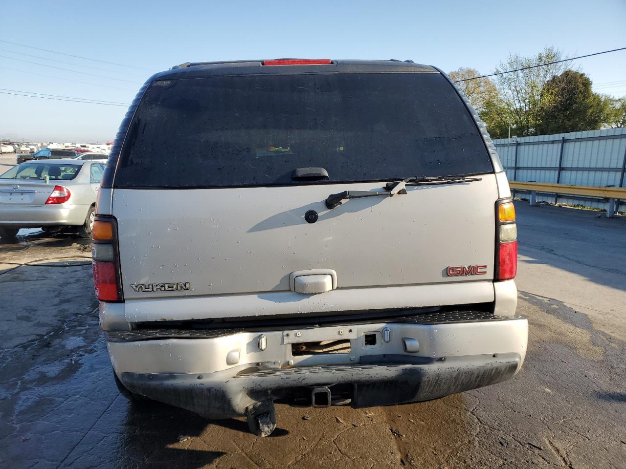 1GKEK63U05J235909 2005 GMC Yukon Denali