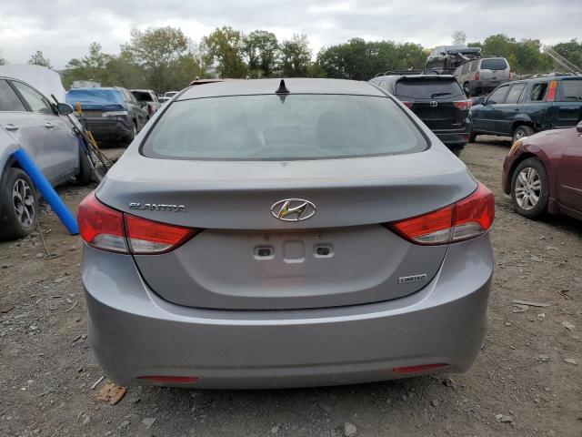 Sedans HYUNDAI ELANTRA 2013 Srebrny