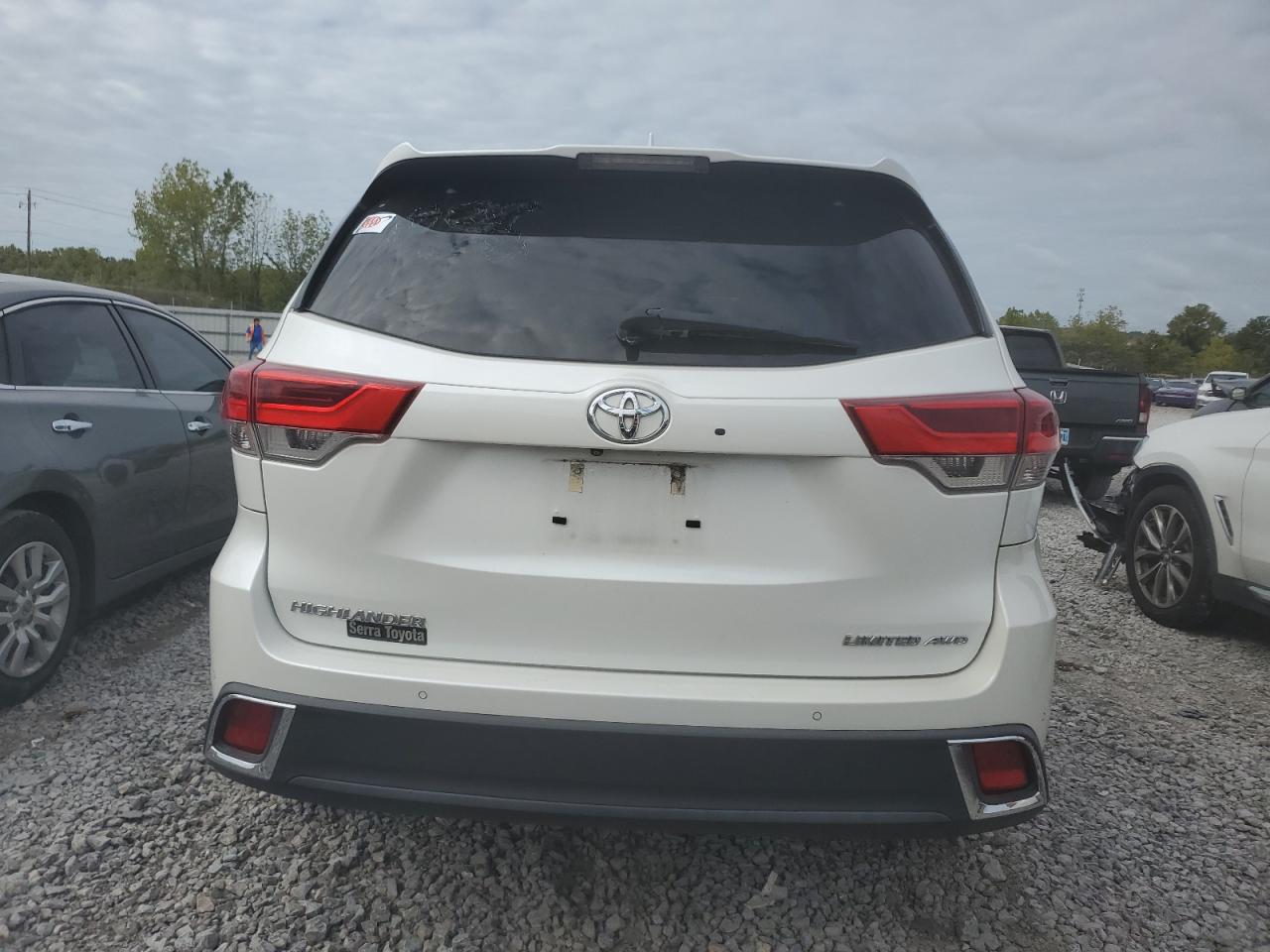 5TDDZRFHXHS416915 2017 Toyota Highlander Limited