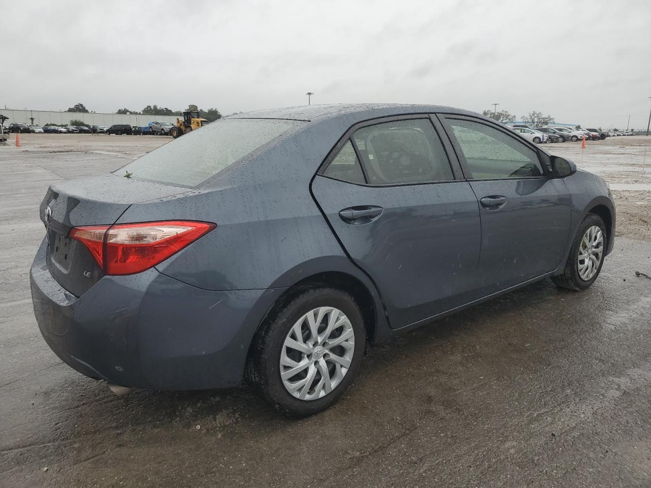 VIN 5YFBURHE4JP848374 2018 TOYOTA COROLLA no.3