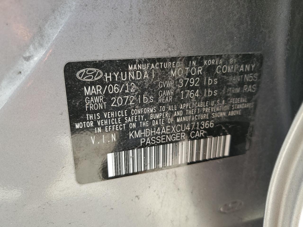 2012 Hyundai Elantra - Image 15