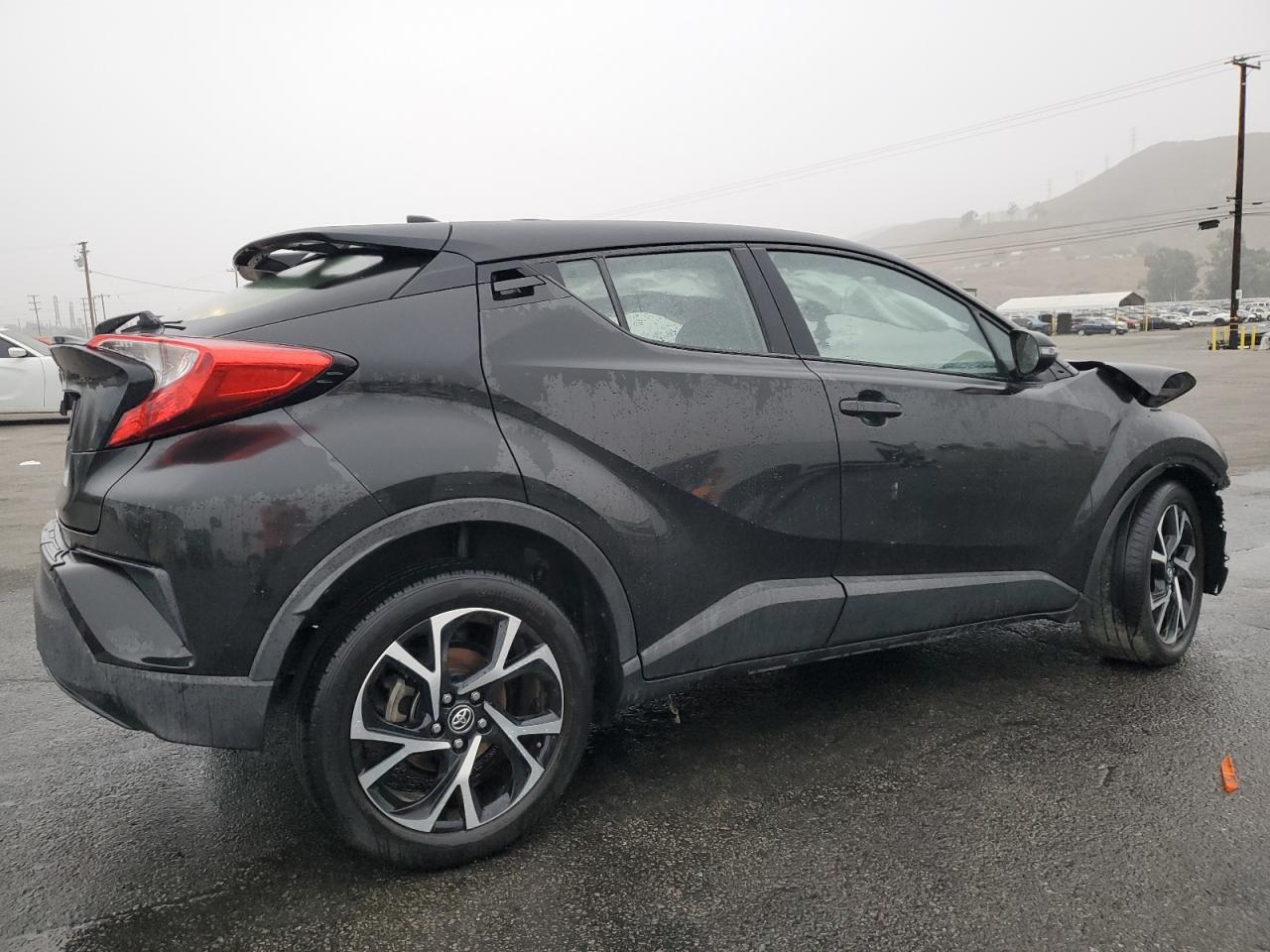 VIN NMTKHMBX6JR034217 2018 TOYOTA C-HR no.3