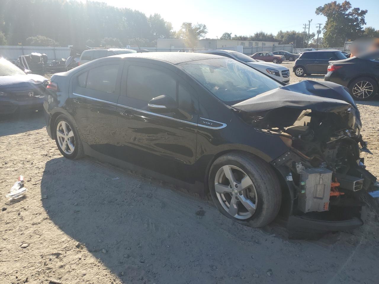 2015 Chevrolet Volt - Image 4