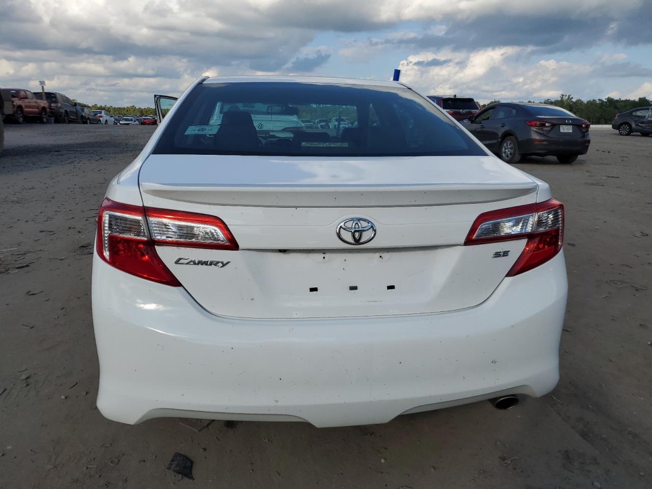 2014 Toyota Camry L VIN: 4T1BF1FK3EU864882 Lot: 72473954