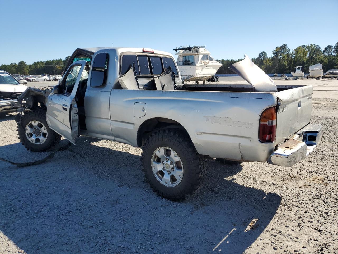 2000 Toyota Tacoma - Image 2