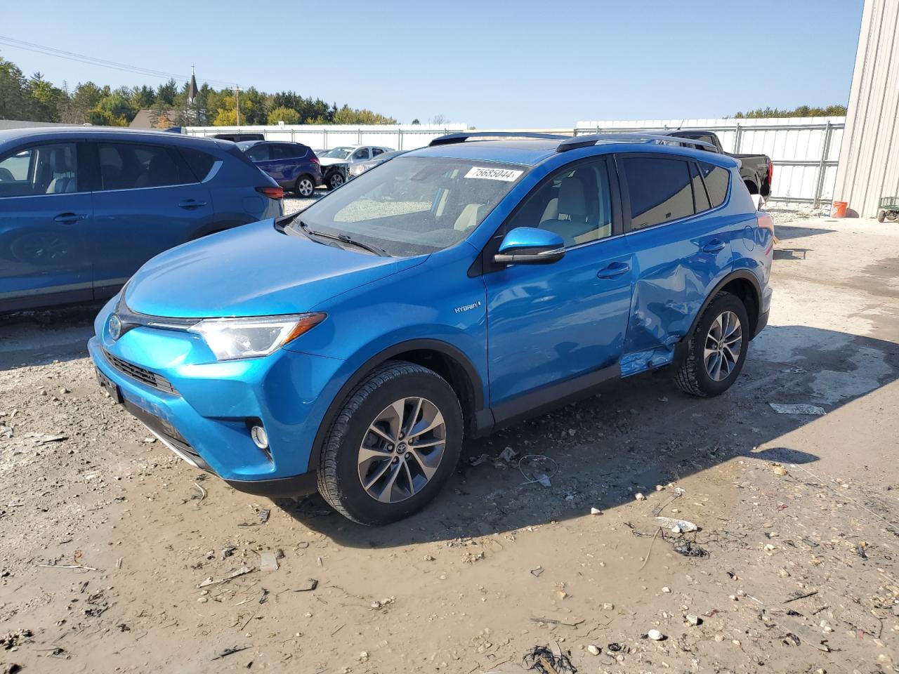 JTMRJREV1HD116356 2017 TOYOTA RAV 4 - Image 1