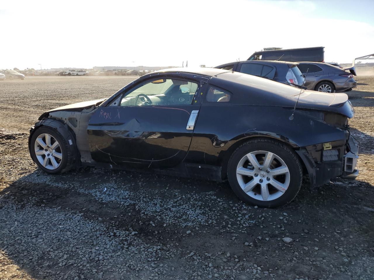 2004 Nissan 350Z - Image 2