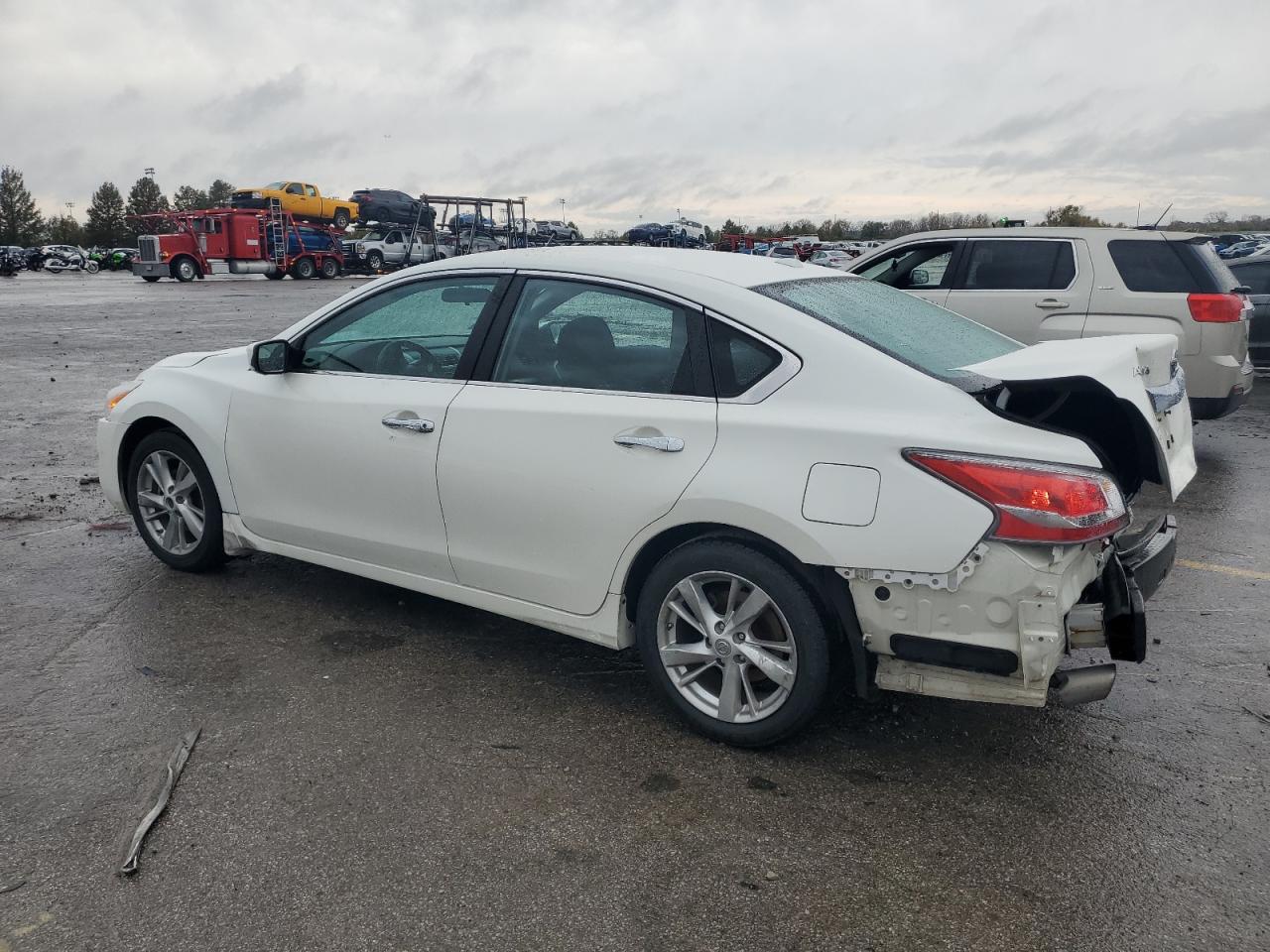 2015 Nissan Altima - Image 2