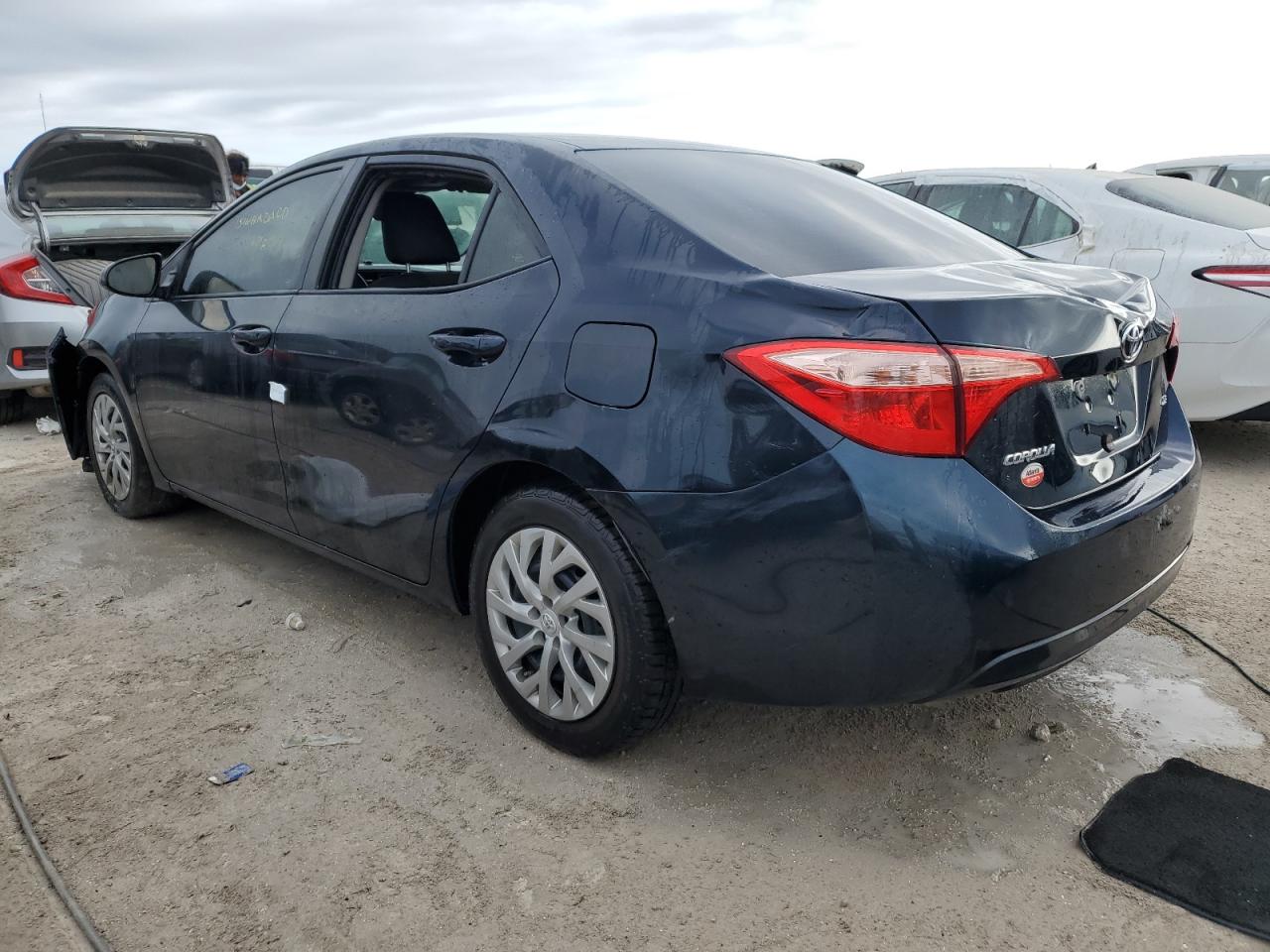 VIN 2T1BURHE2JC039116 2018 TOYOTA COROLLA no.2