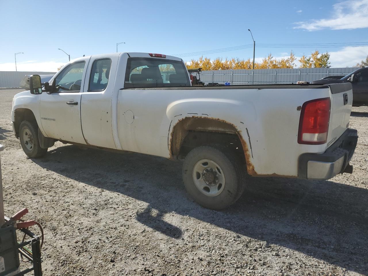 2007 GMC Sierra - Image 2