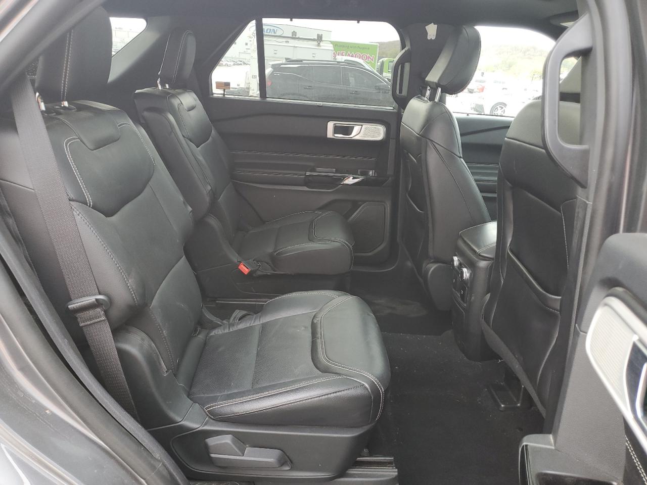 2022 Ford Explorer - Image 11