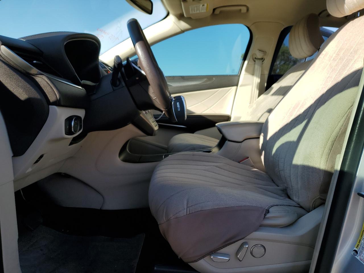 5LMCJ1C96JUL12983 2018 Lincoln Mkc Premiere