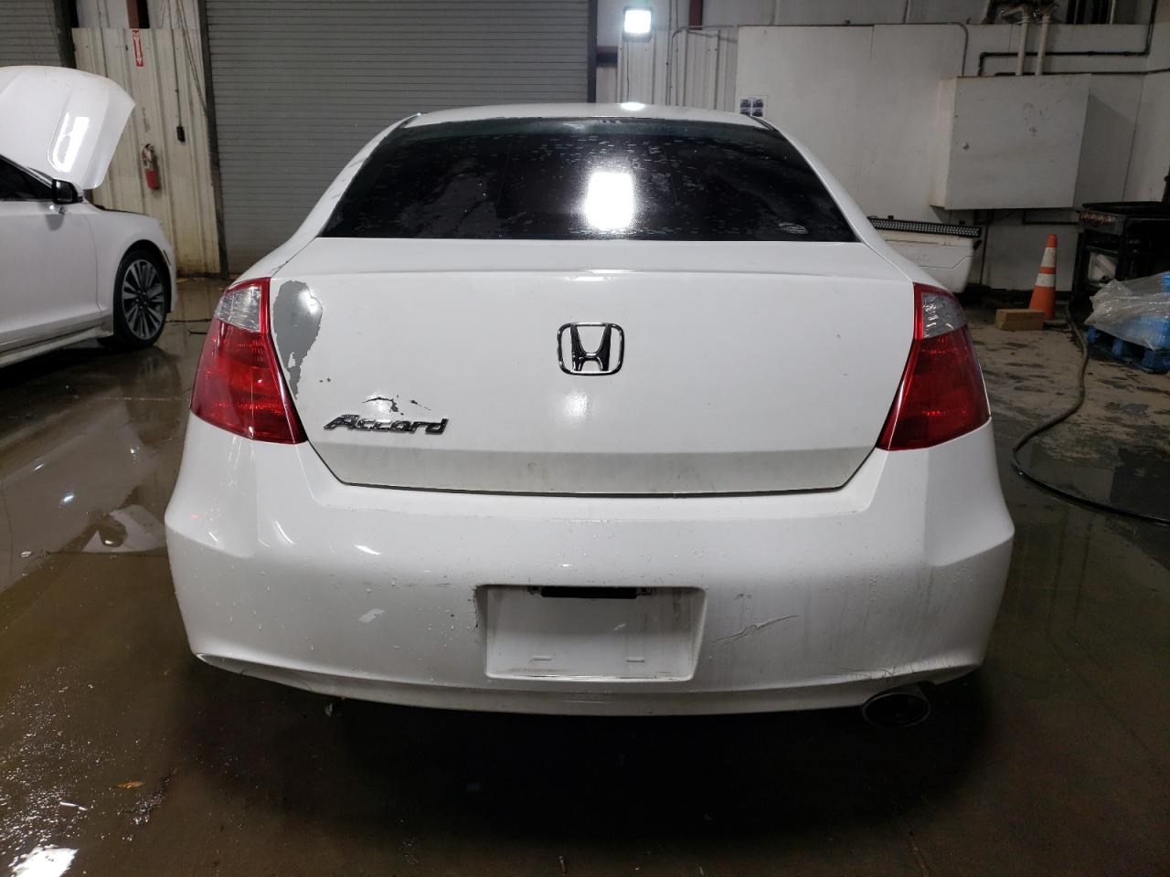 2010 Honda Accord Lx VIN: 1HGCS1B32AA017500 Lot: 77201554