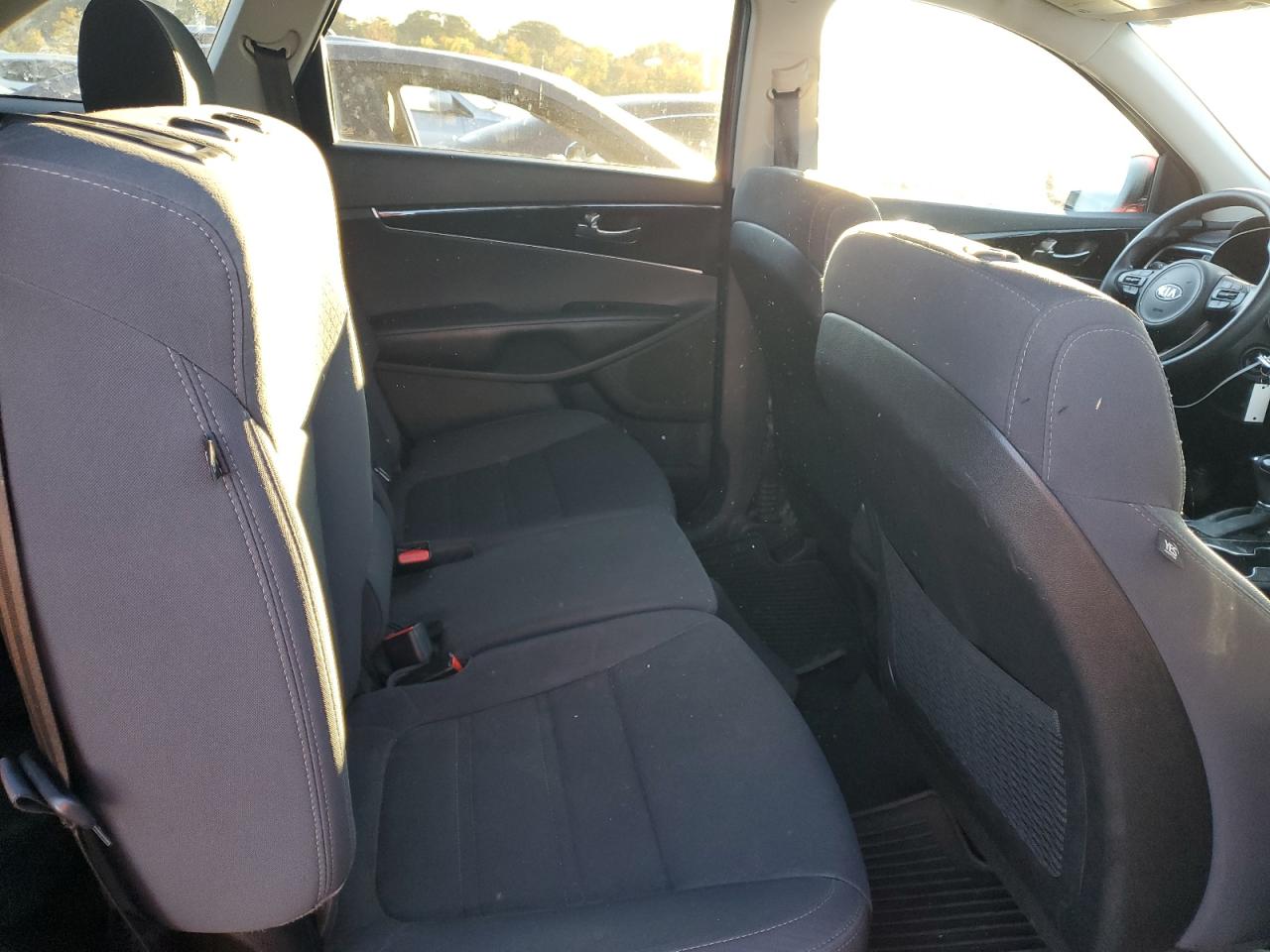 2017 Kia Sorento - Image 10