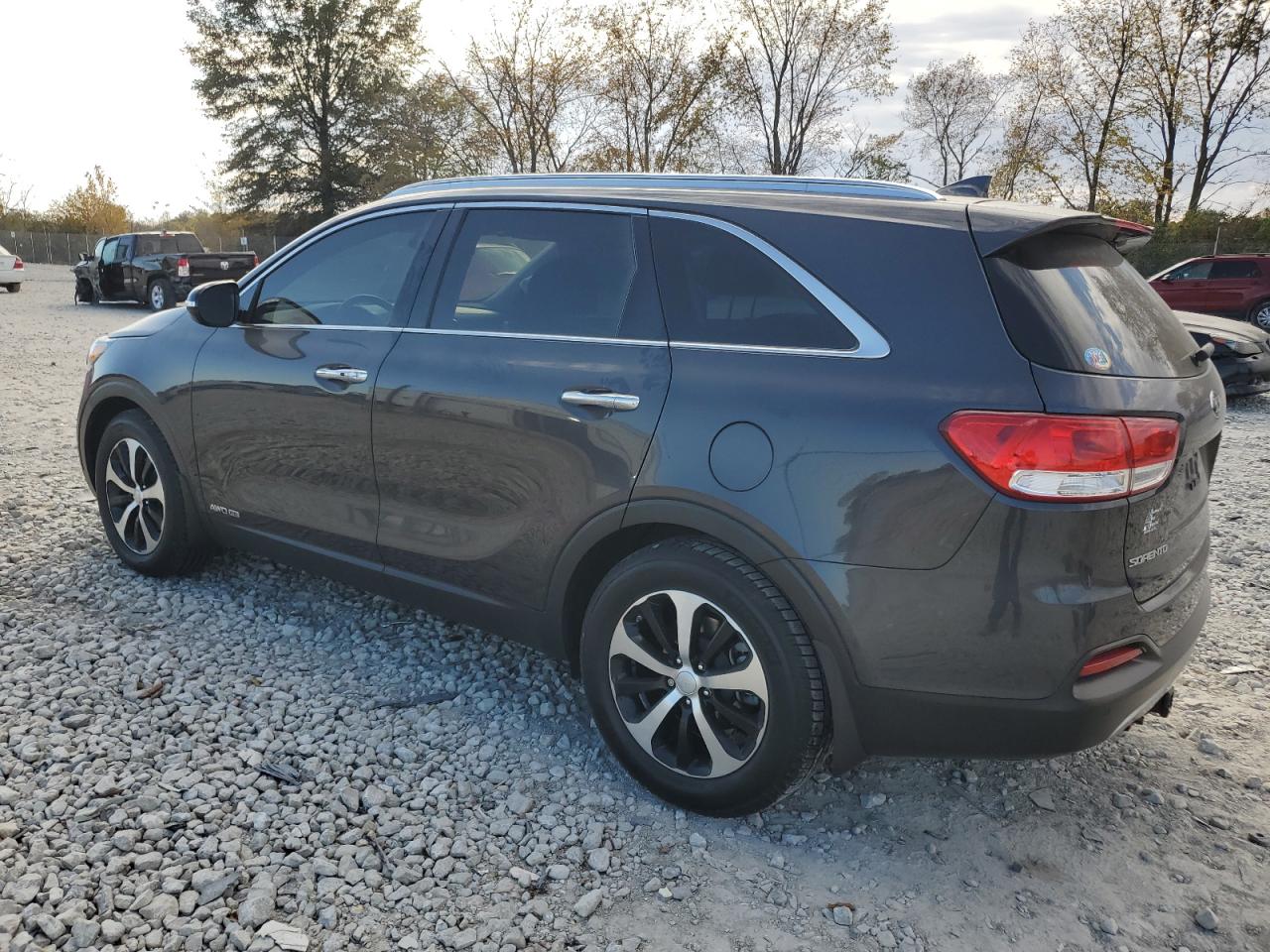 5XYPHDA54JG431820 2018 KIA SORENTO - Image 2