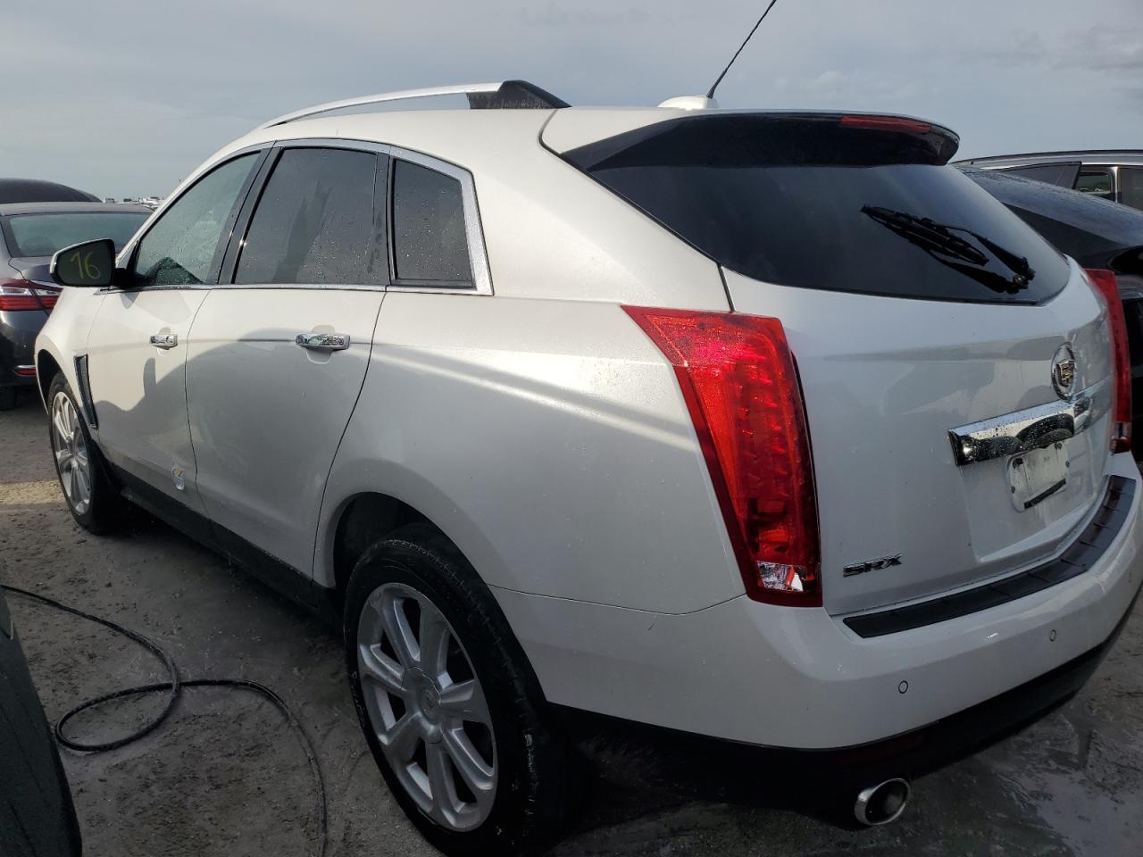 VIN 3GYFNCE31FS595906 2015 CADILLAC SRX no.2