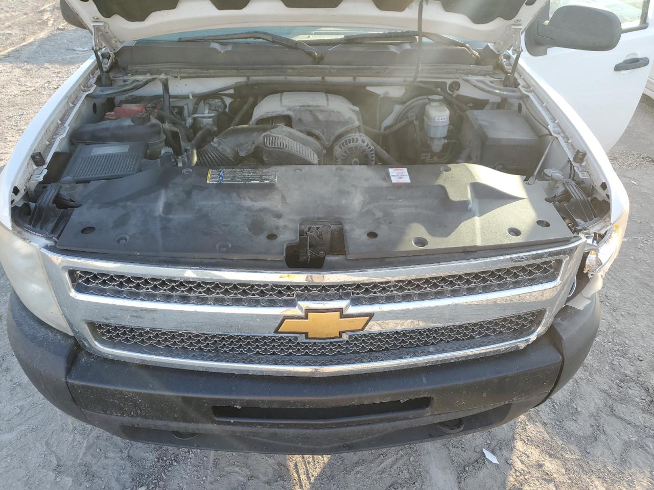 2010 Chevrolet Silverado - Image 11