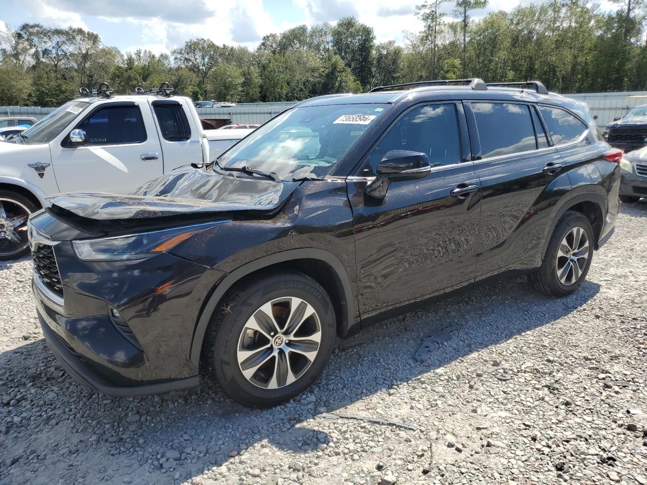 2021 Toyota Highlander - Image 1