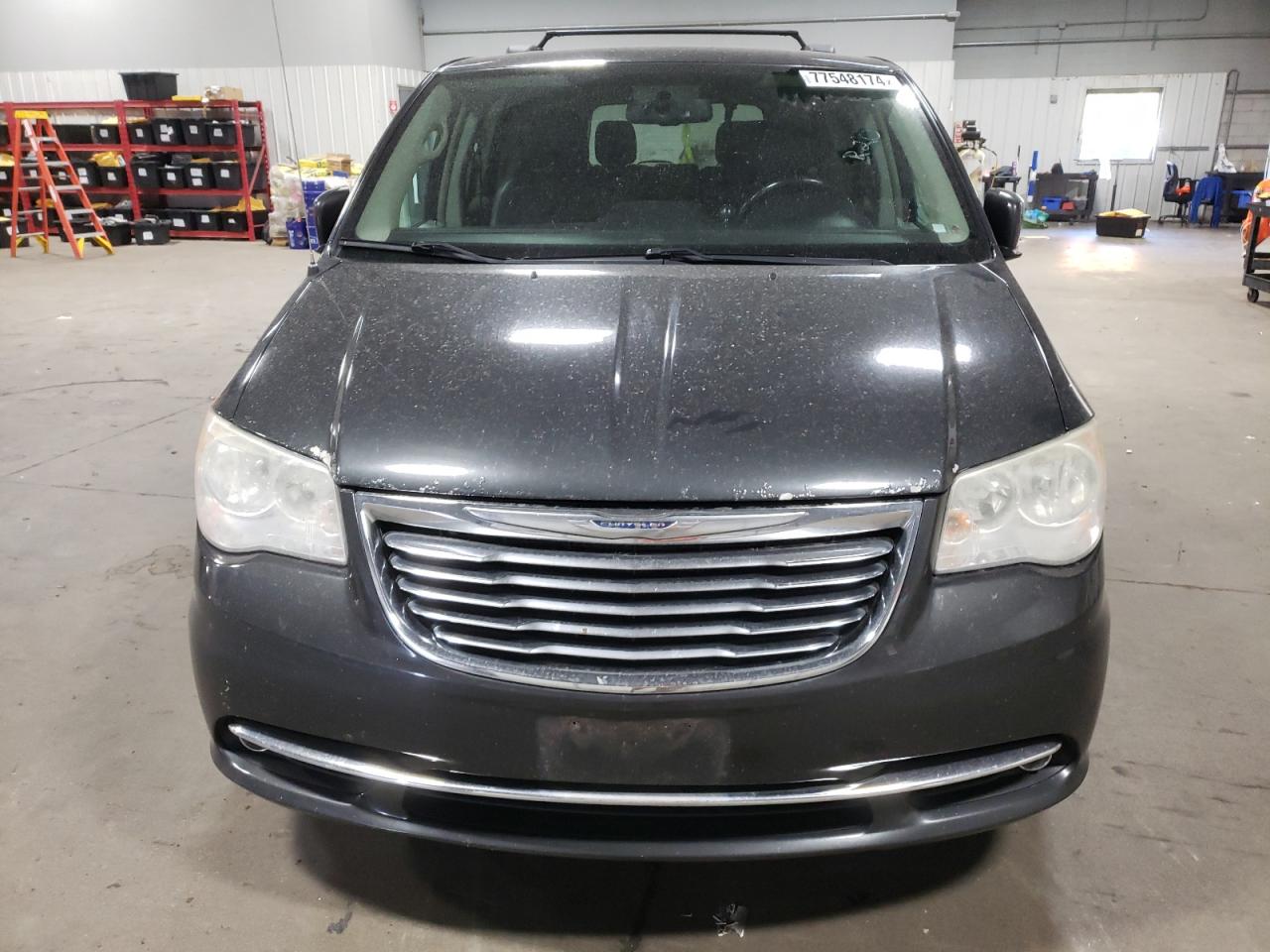 2012 Chrysler Town & Country - Image 5