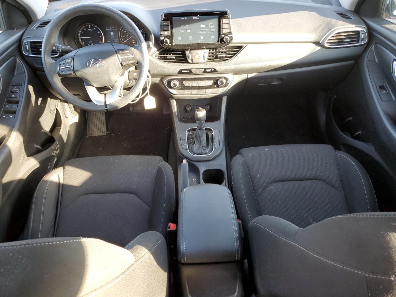 2019 Hyundai Elantra - Image 8