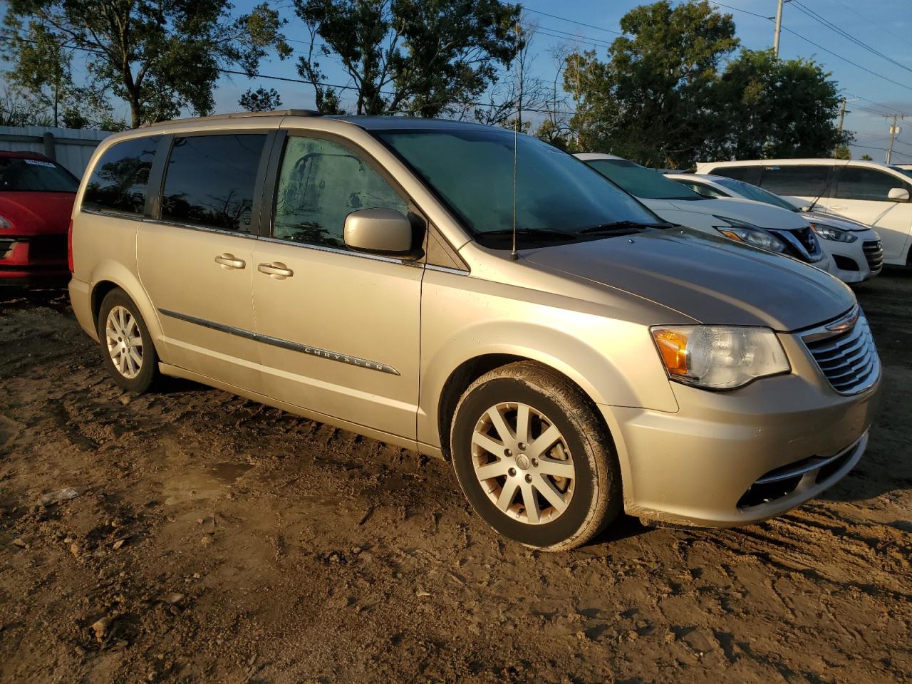 2014 Chrysler Town & Country - Image 4