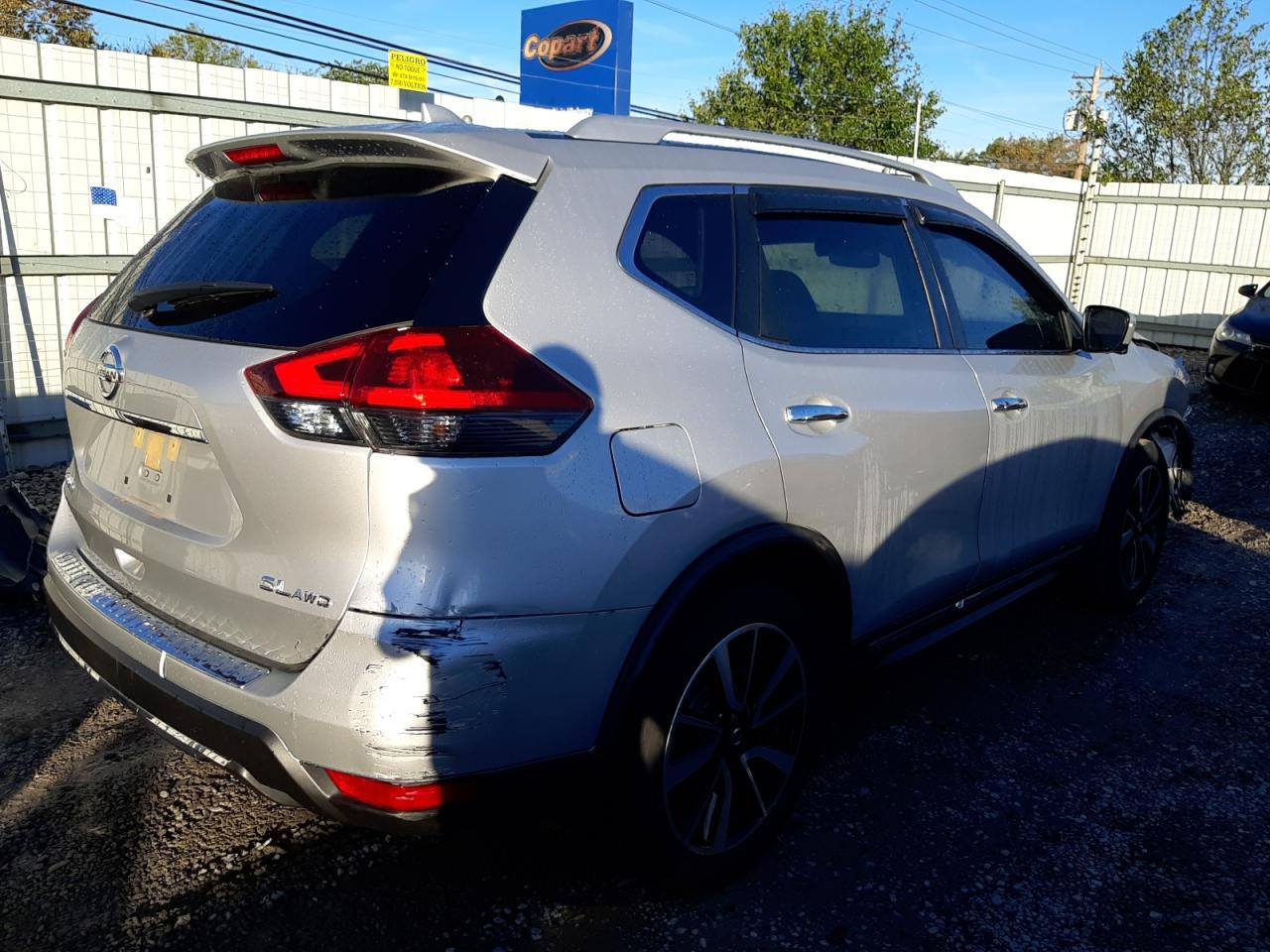 2018 Nissan Rogue - Image 3