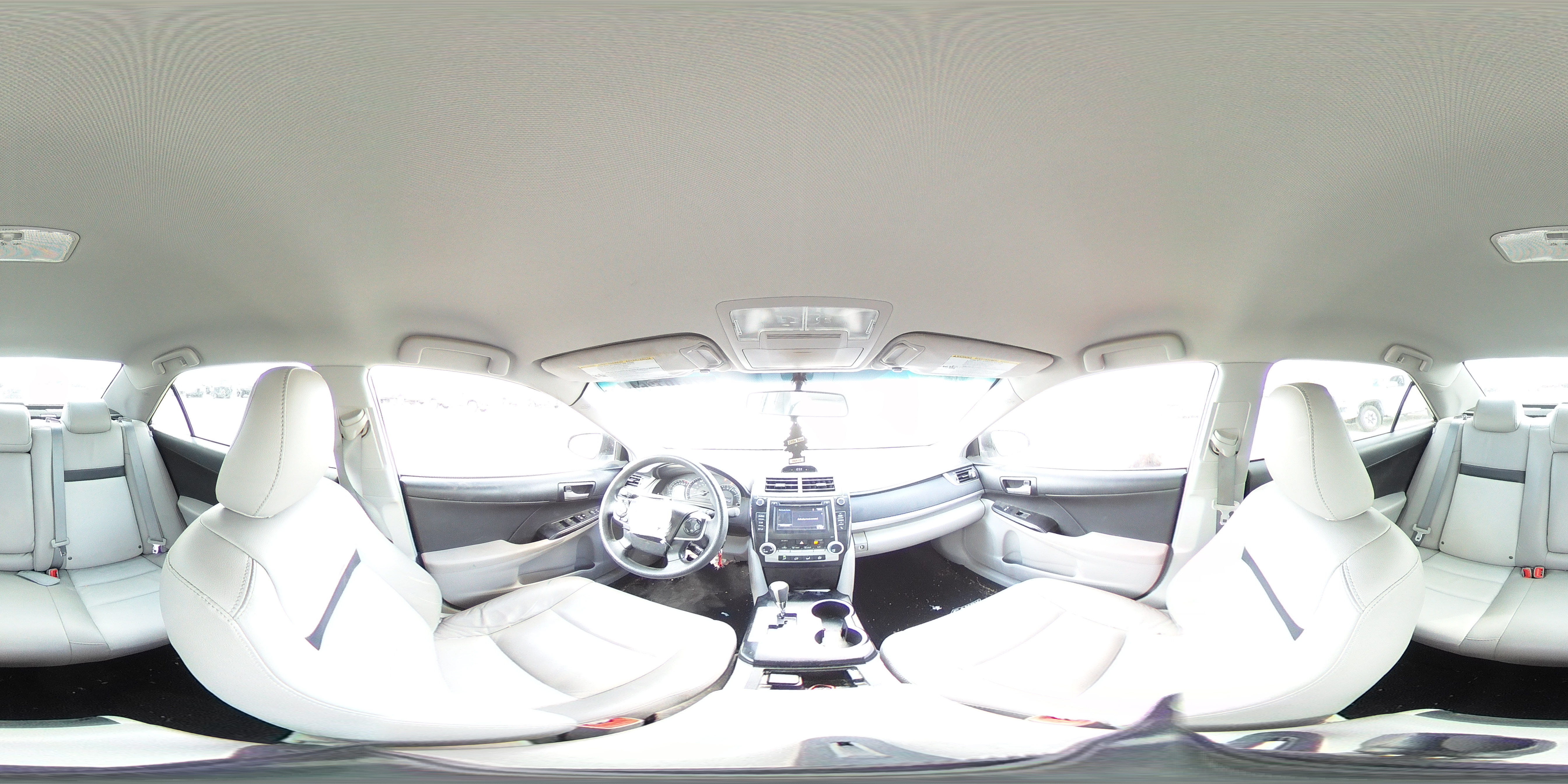 2014 Toyota Camry - Image 13