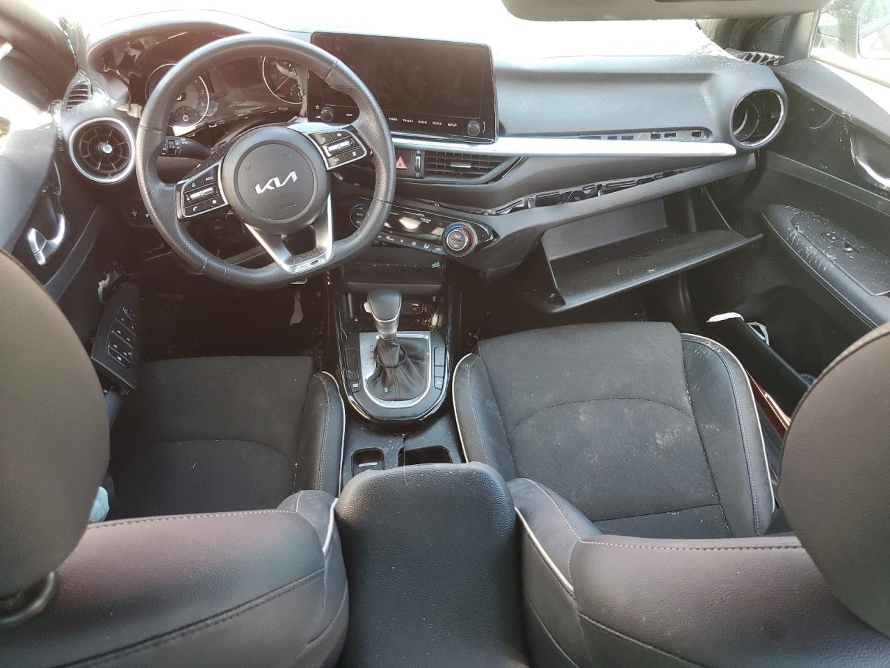 2023 Kia Forte - Image 8
