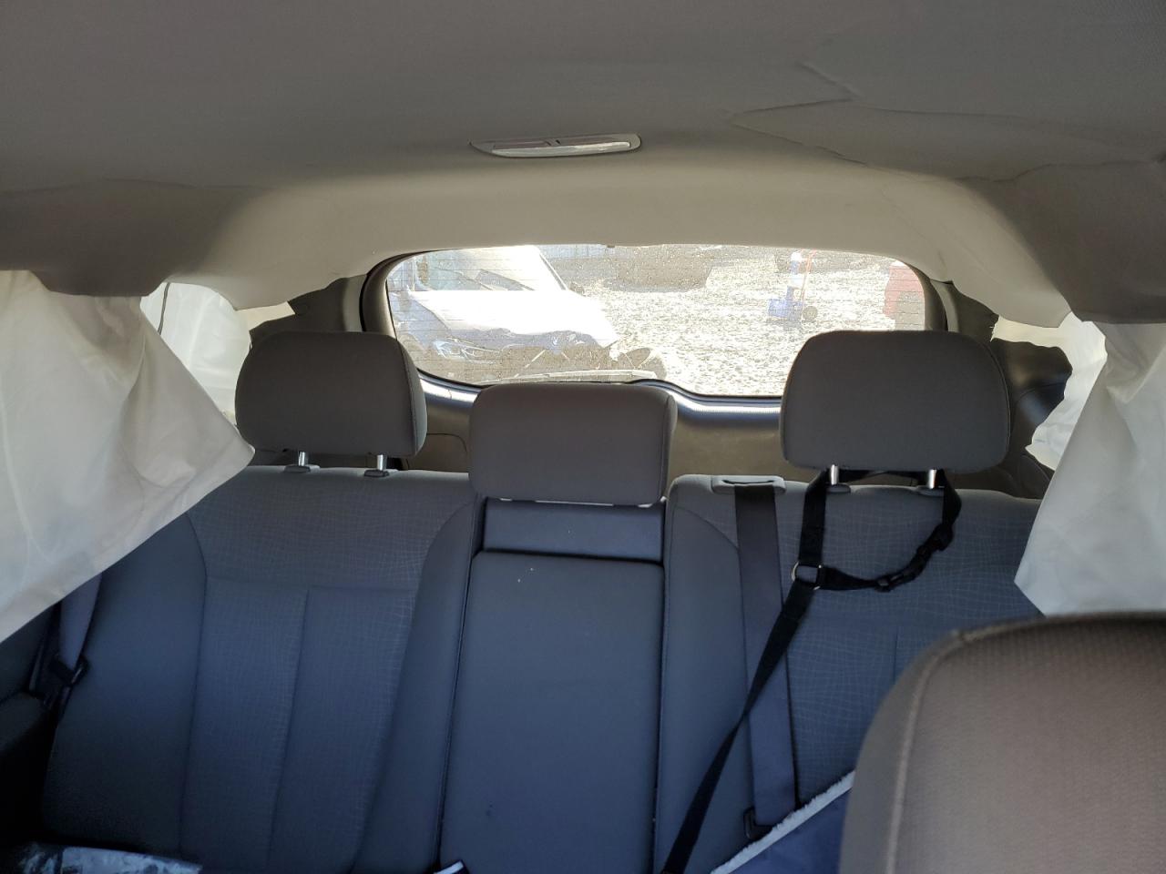 2011 Hyundai Santa Fe - Image 10