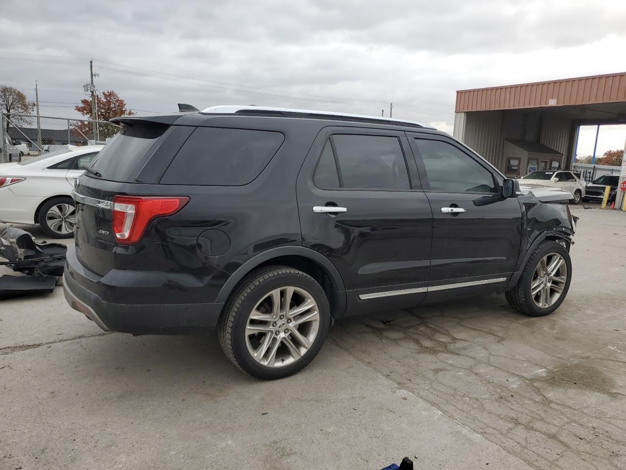 2017 Ford Explorer - Image 3