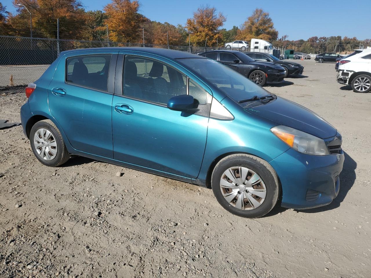 VIN JTDKTUD38DD550458 2013 TOYOTA YARIS no.4