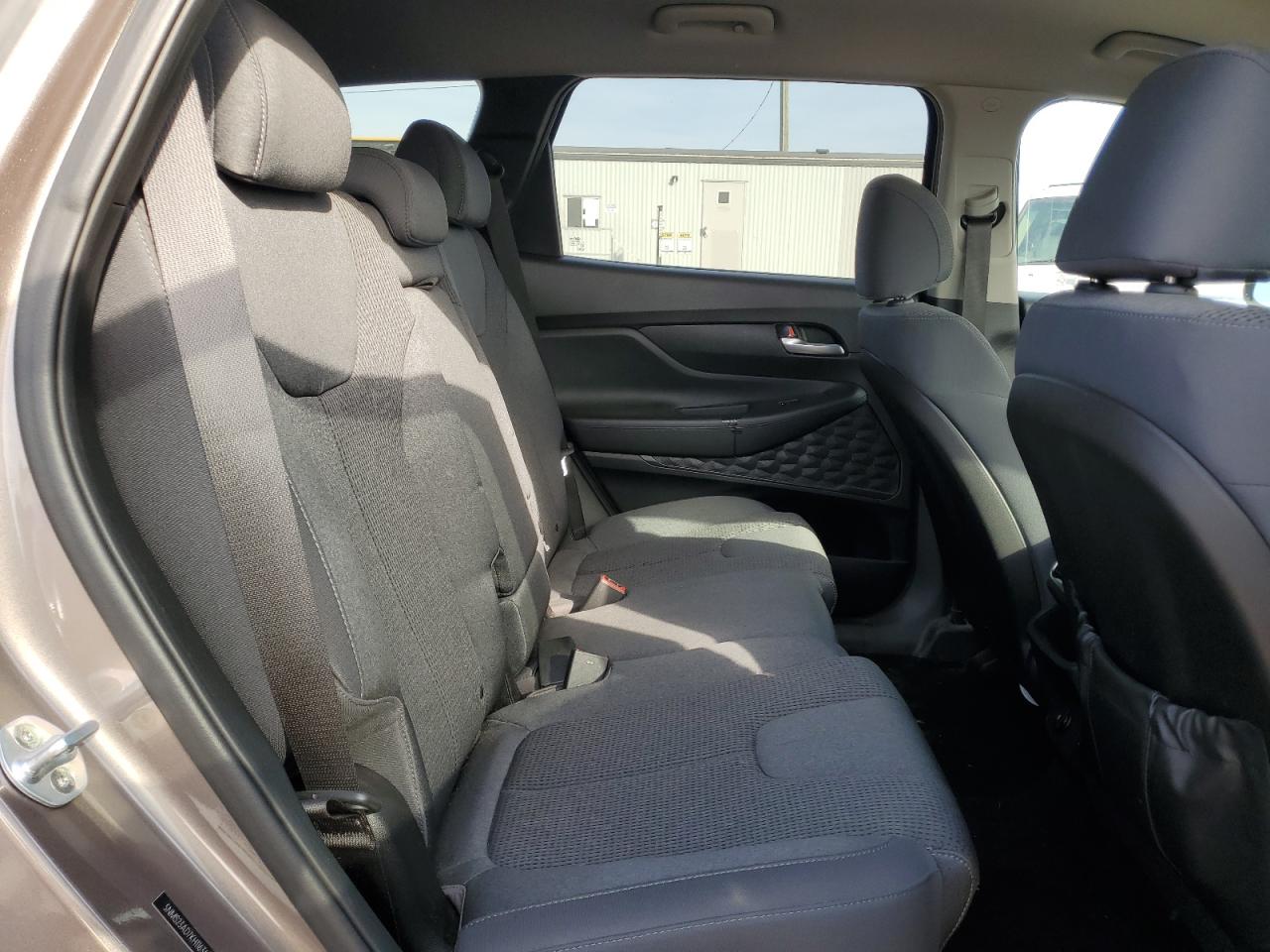 2019 Hyundai Santa Fe - Image 11