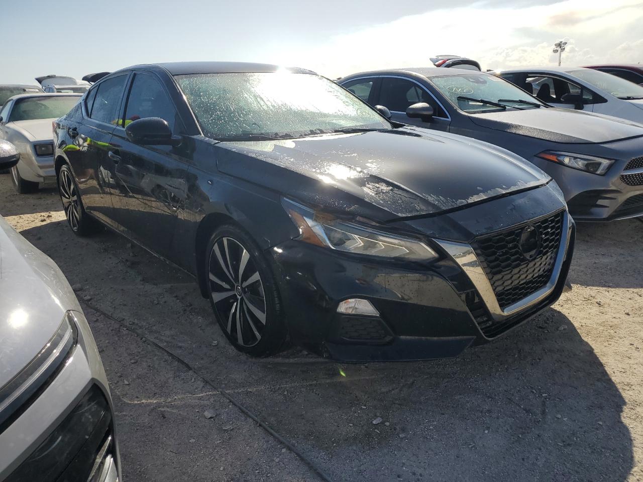 2019 Nissan Altima - Image 4