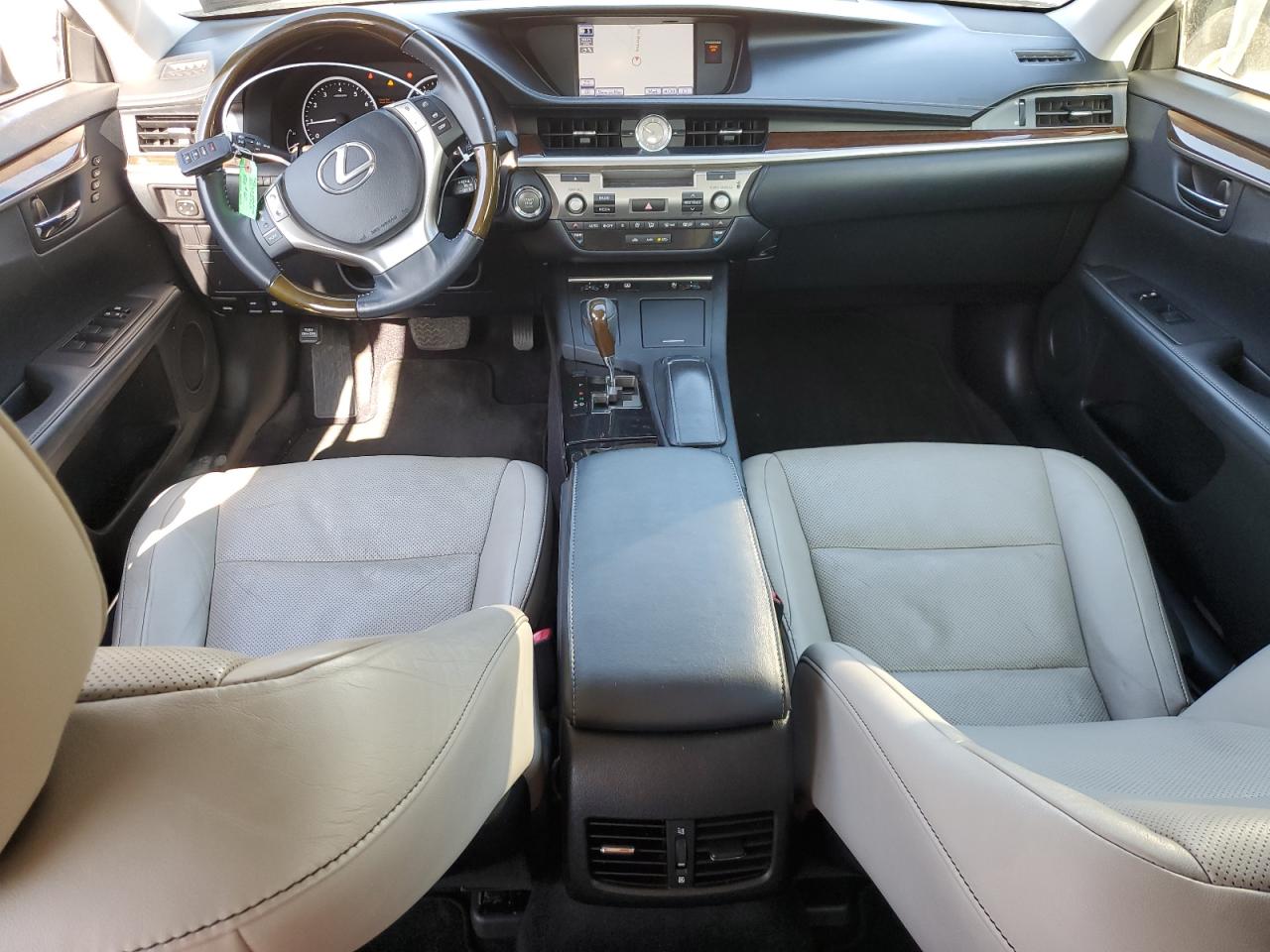 2013 Lexus ES - Image 8