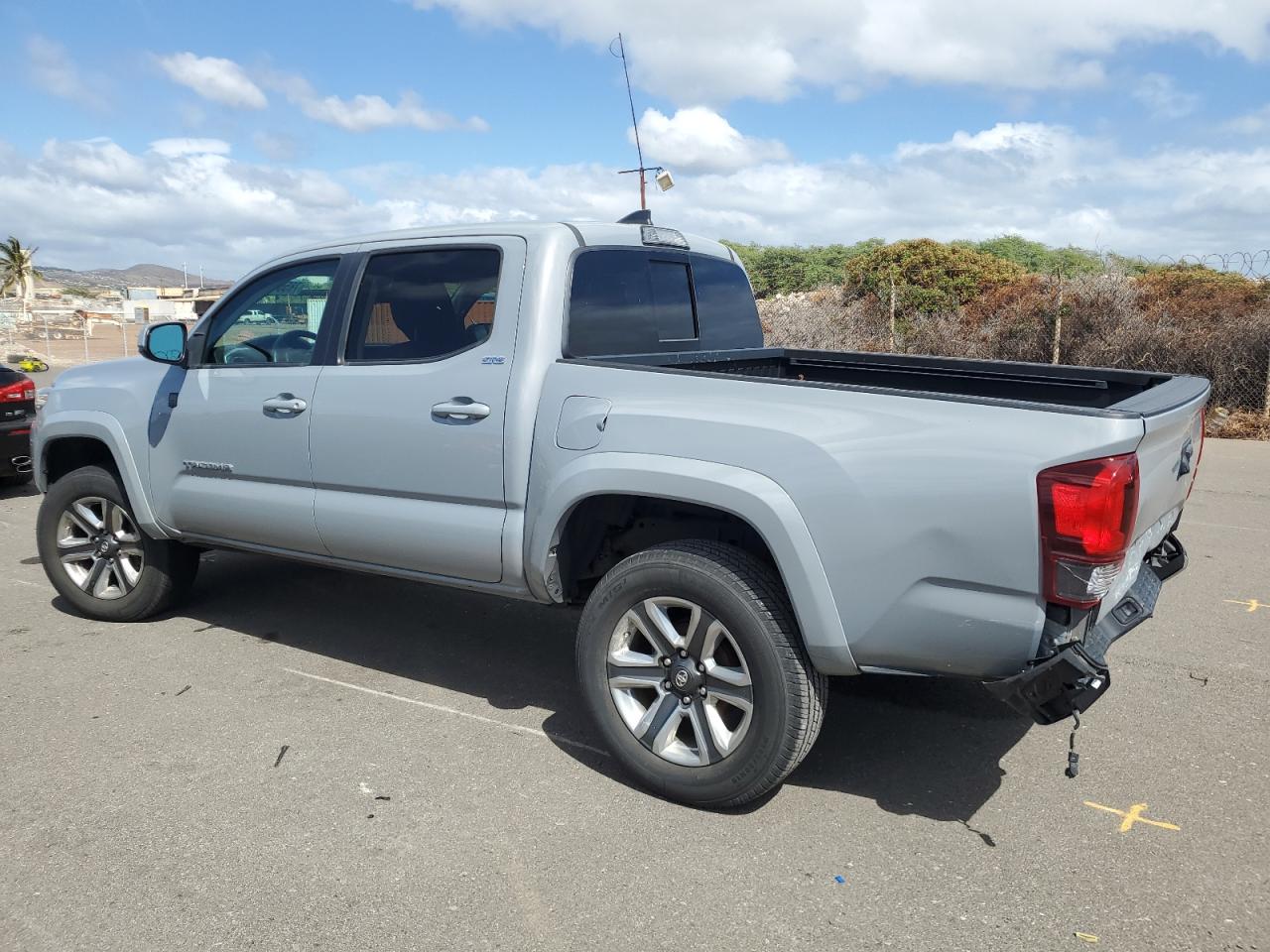 VIN 5TFAZ5CN1KX082863 2019 TOYOTA TACOMA no.2