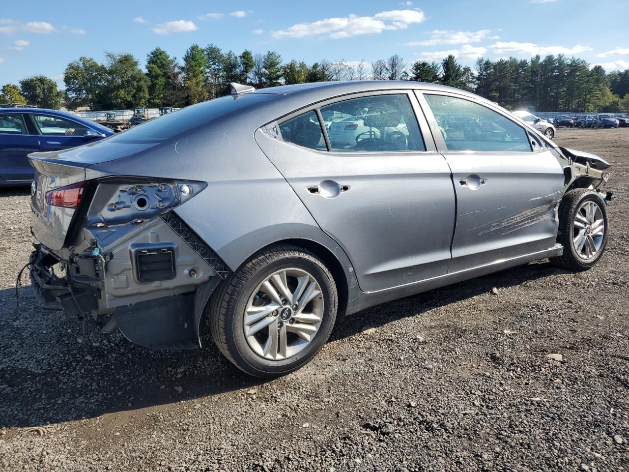2019 Hyundai Elantra - Image 3