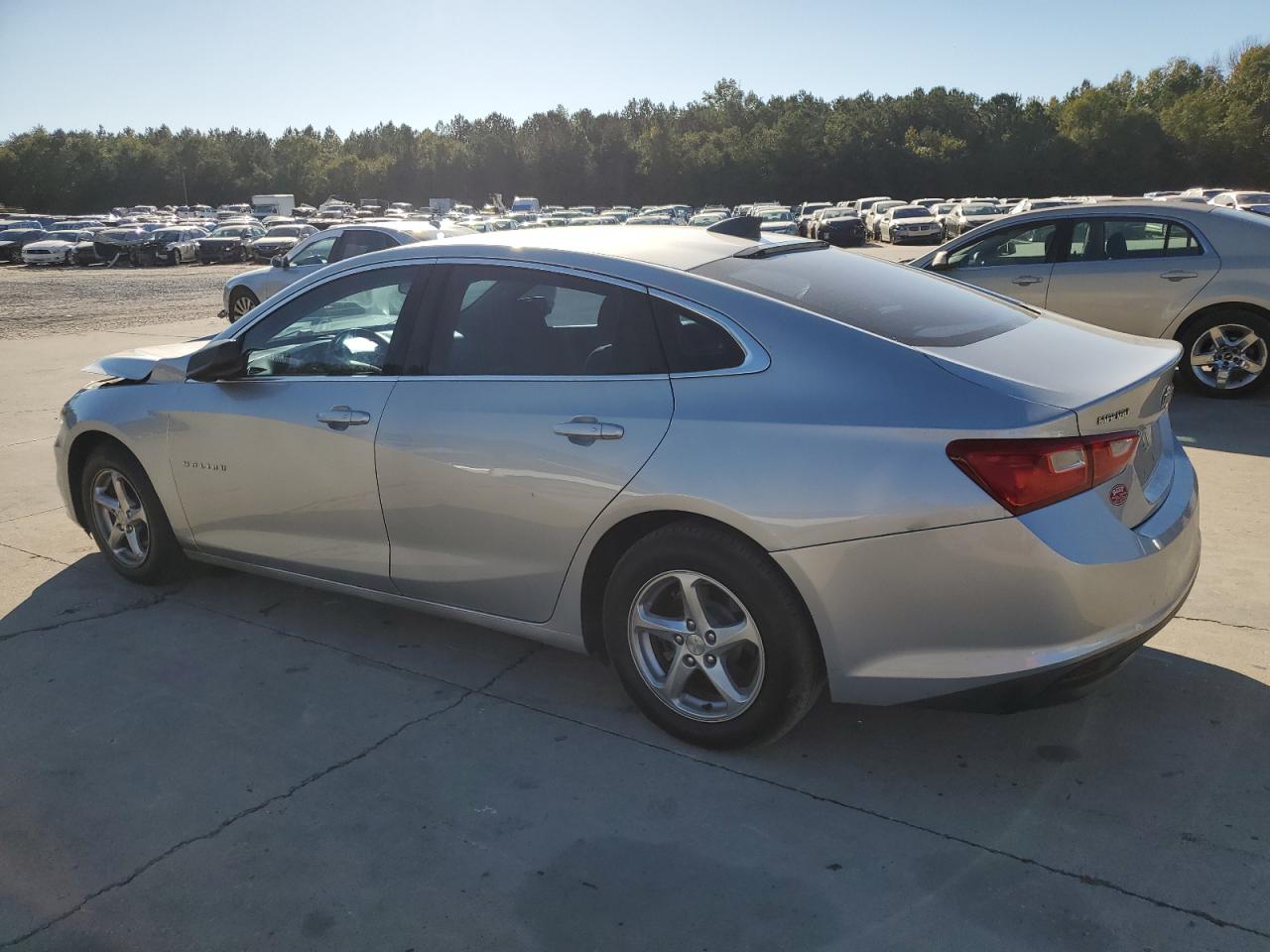 2016 Chevrolet Malibu - Image 2