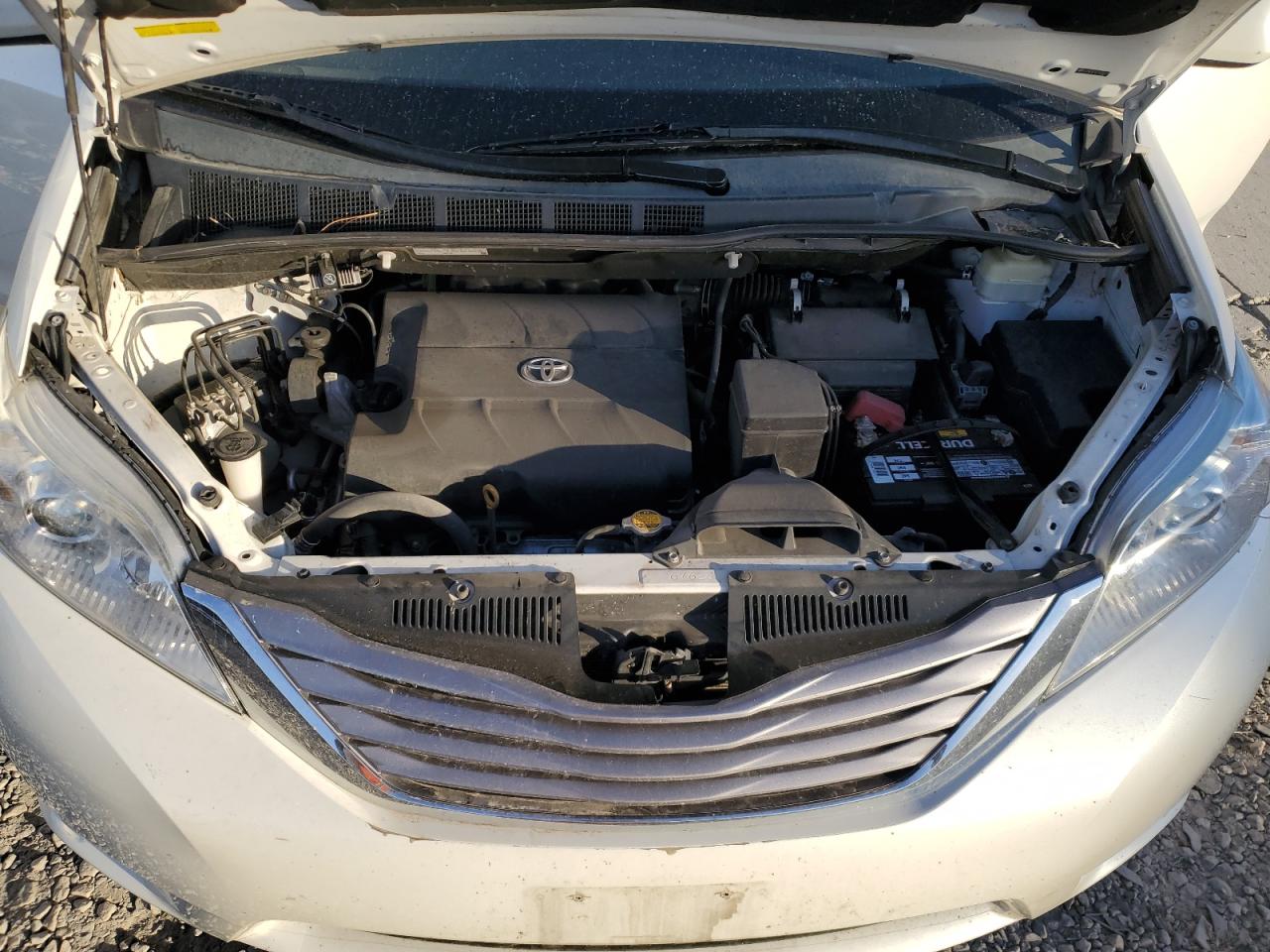 5TDYK3DC8FS689374 2015 Toyota Sienna Xle