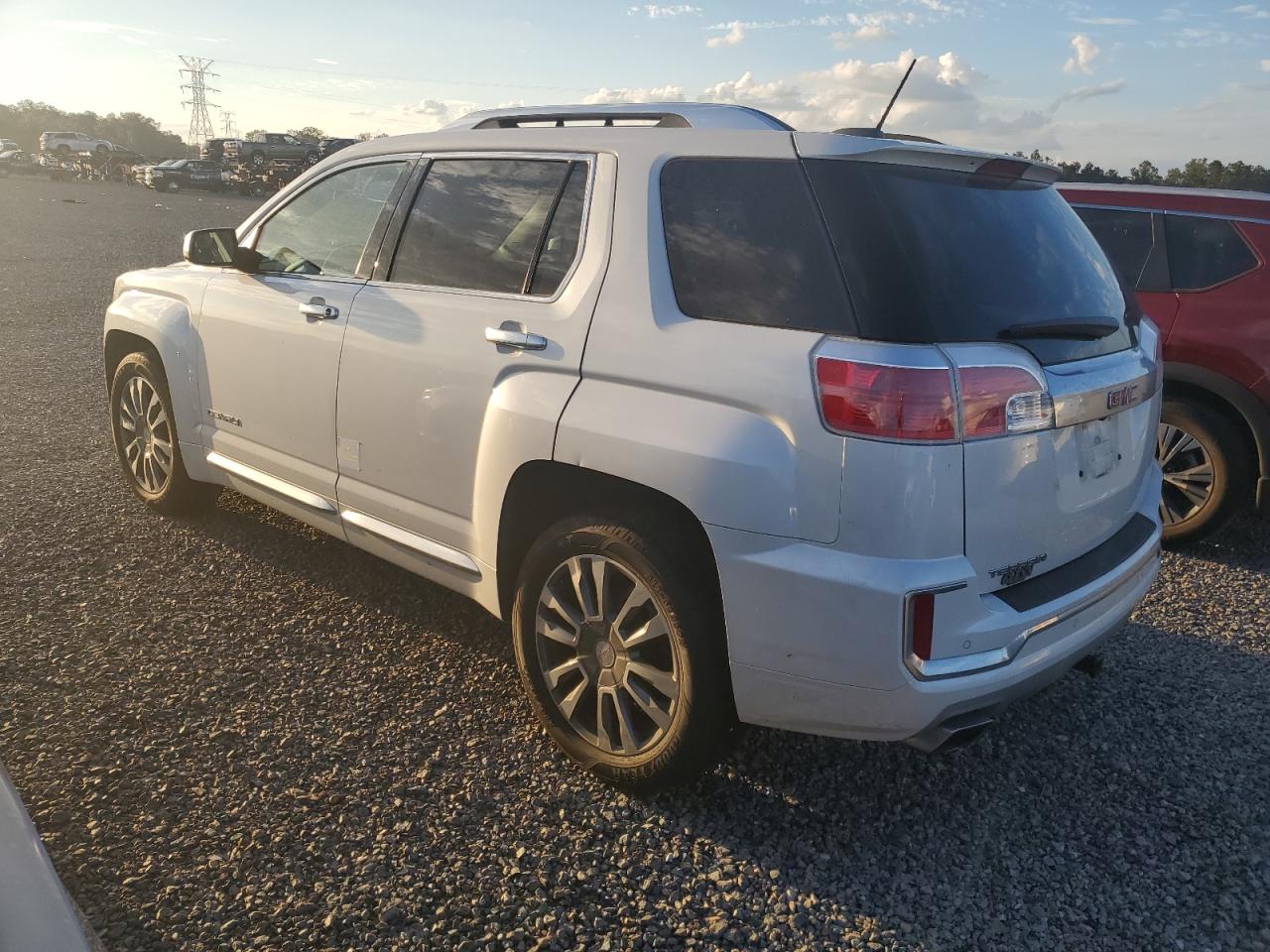 2GKFLRE32G6333945 2015 GMC Terrain Denali