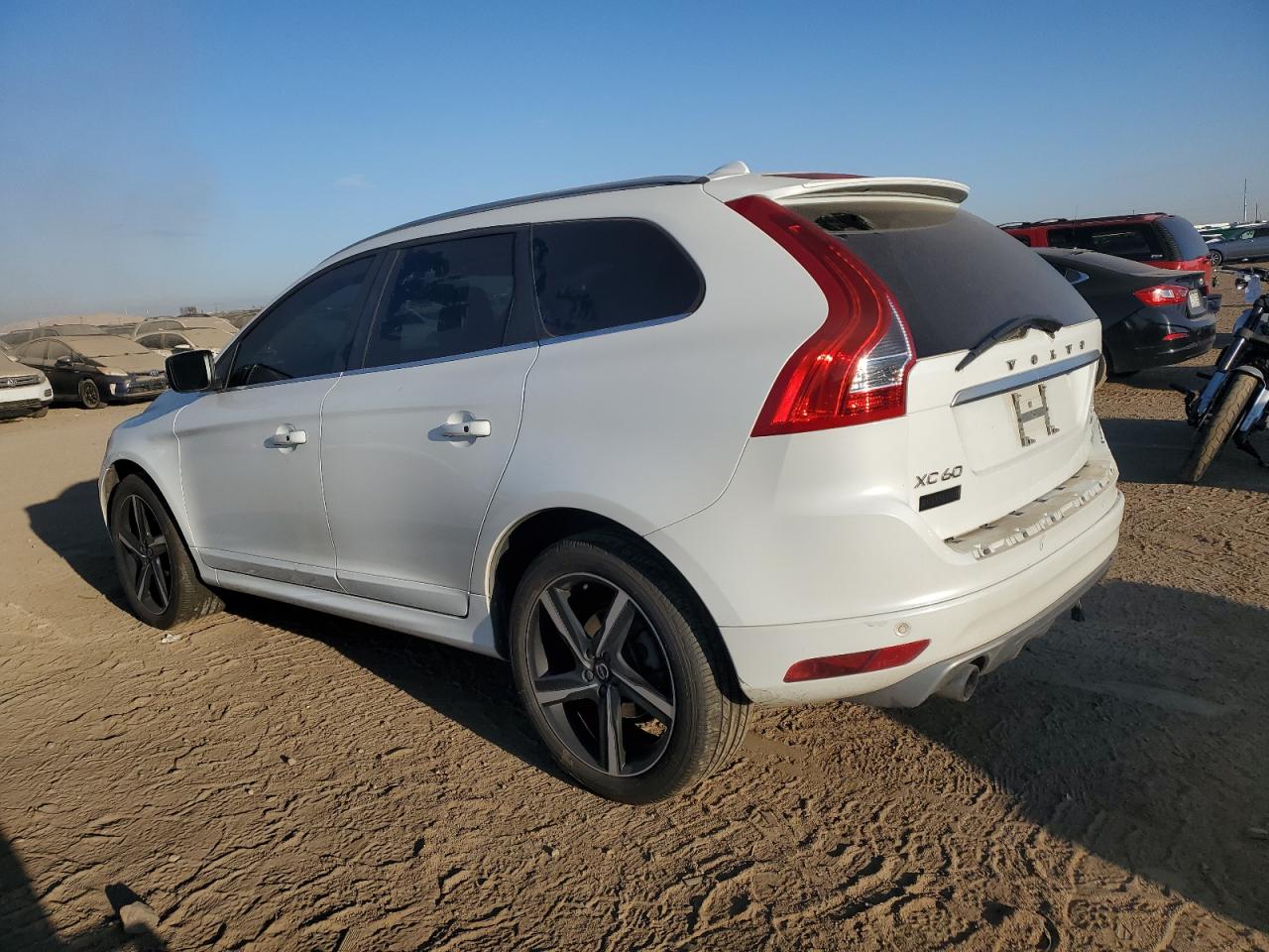 2016 Volvo XC60 - Image 2