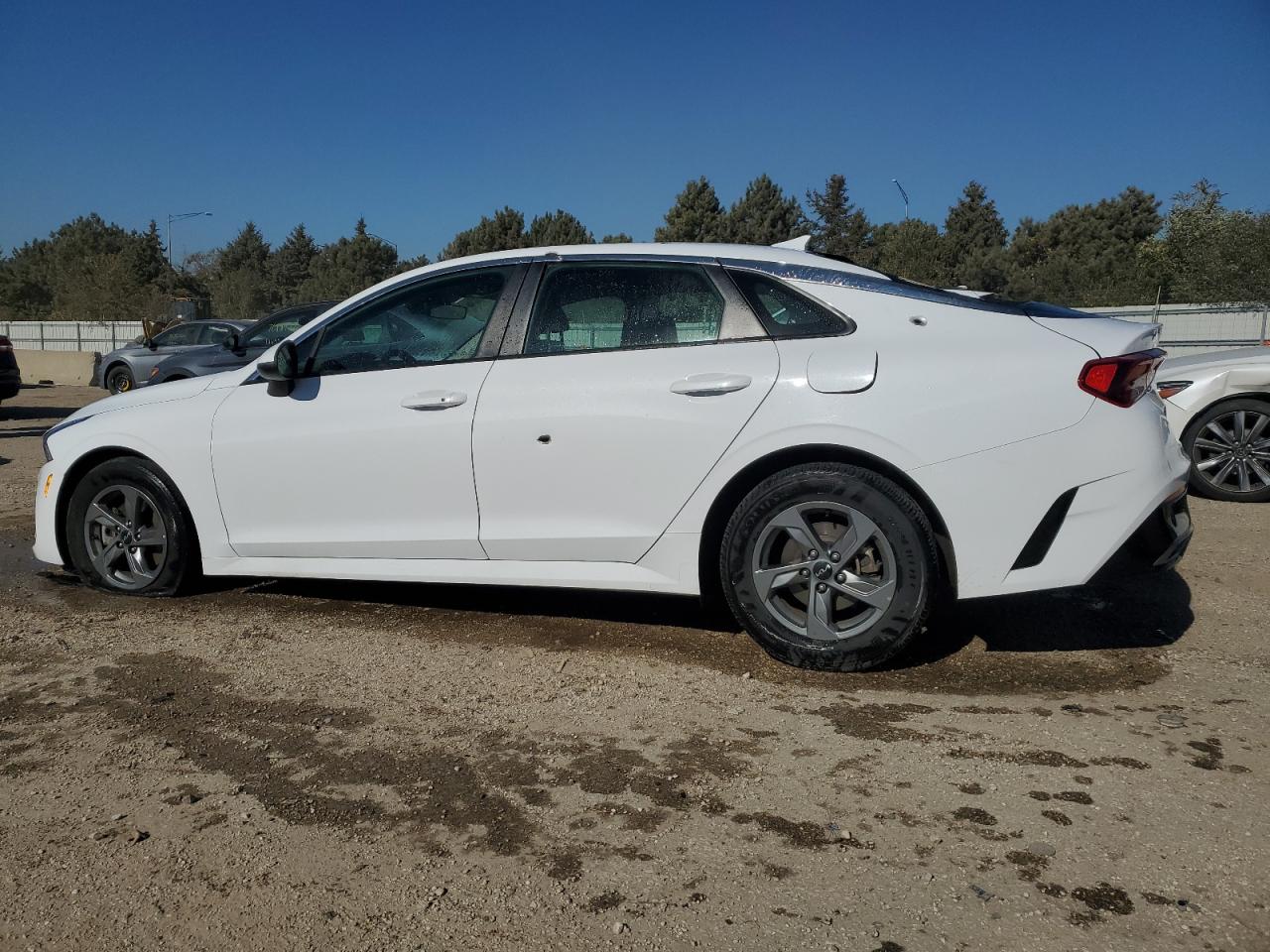 2023 Kia K5 - Image 2