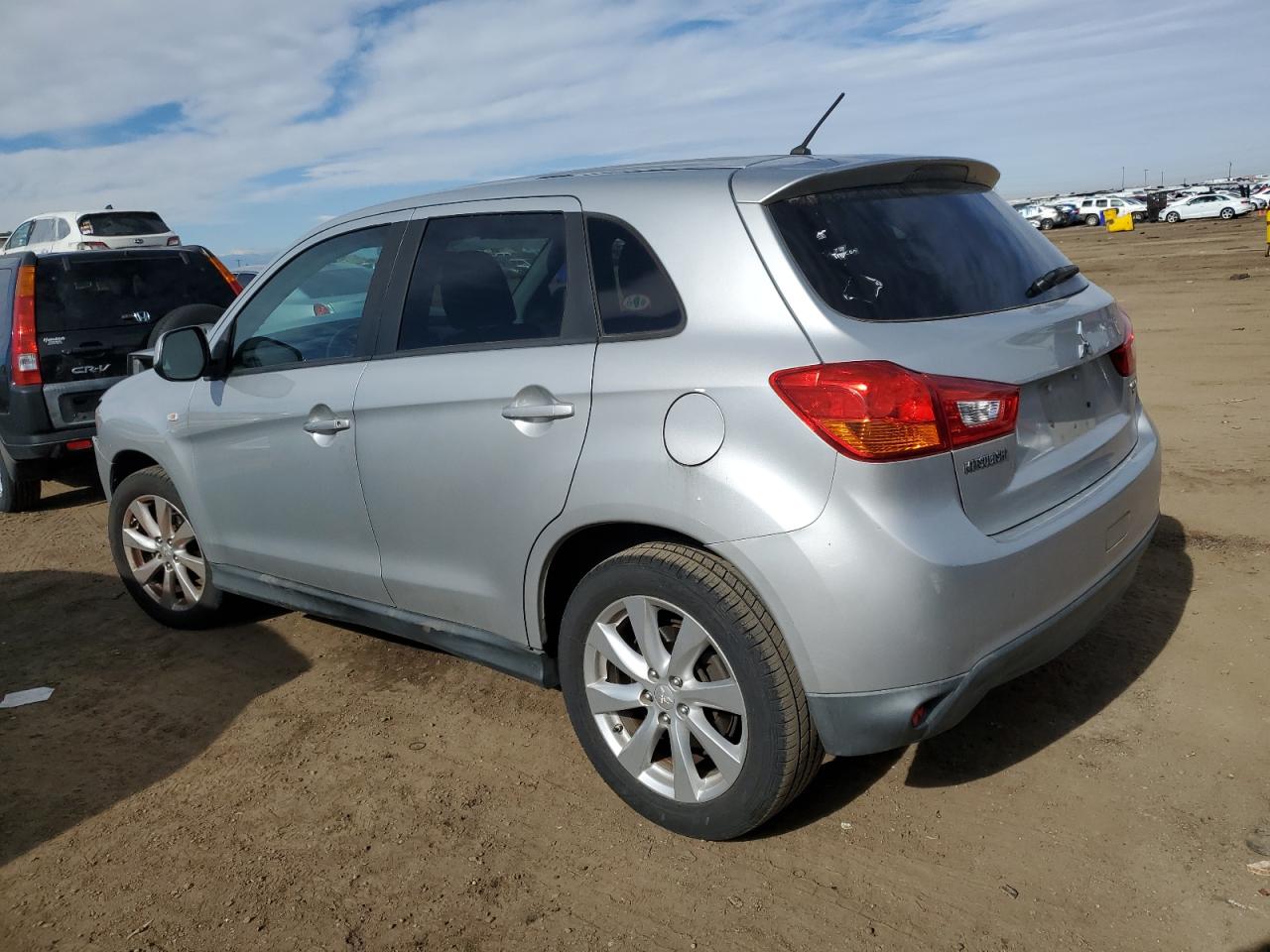 2013 Mitsubishi Outlander - Image 2