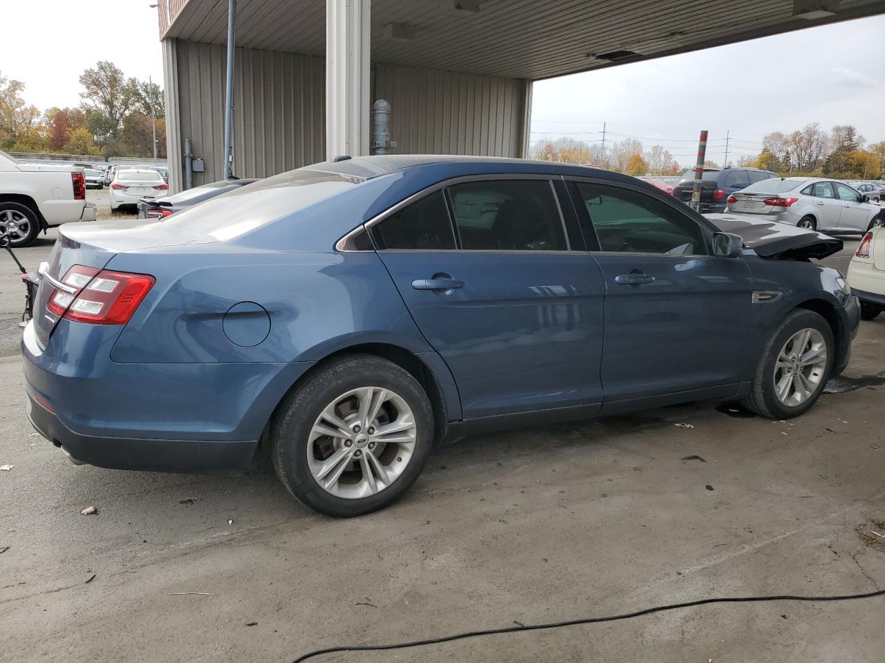 2019 Ford Taurus - Image 3